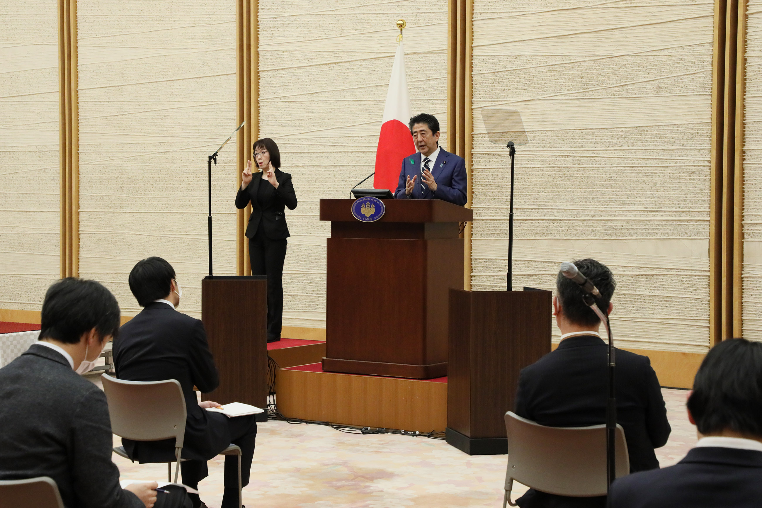 会見を行う安倍総理6