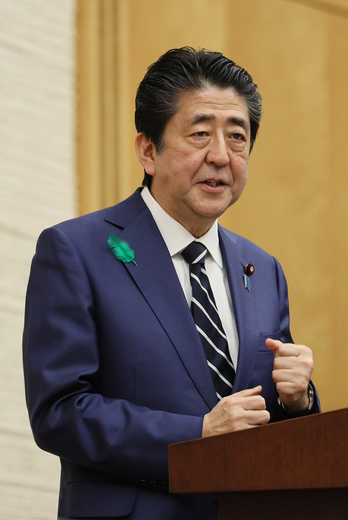 会見を行う安倍総理8