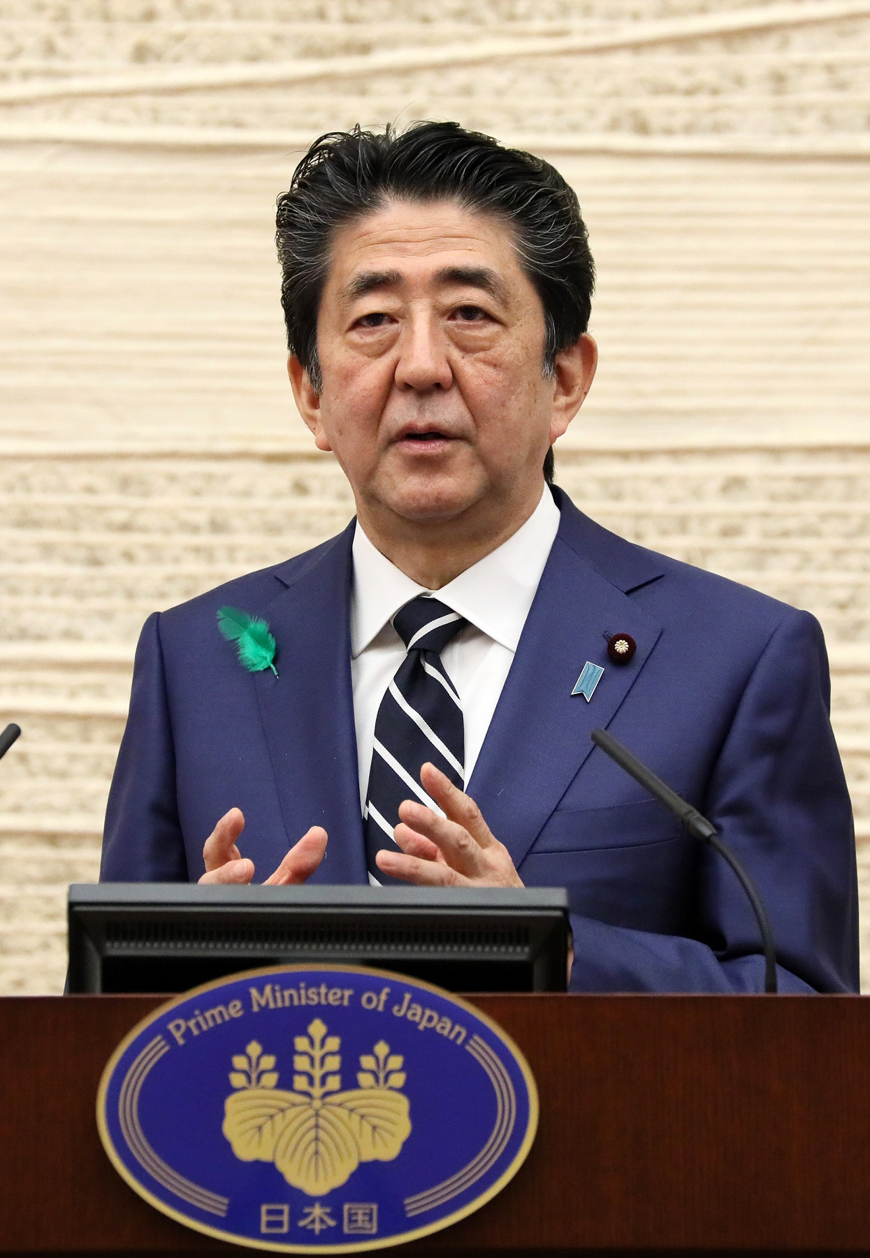 会見を行う安倍総理13