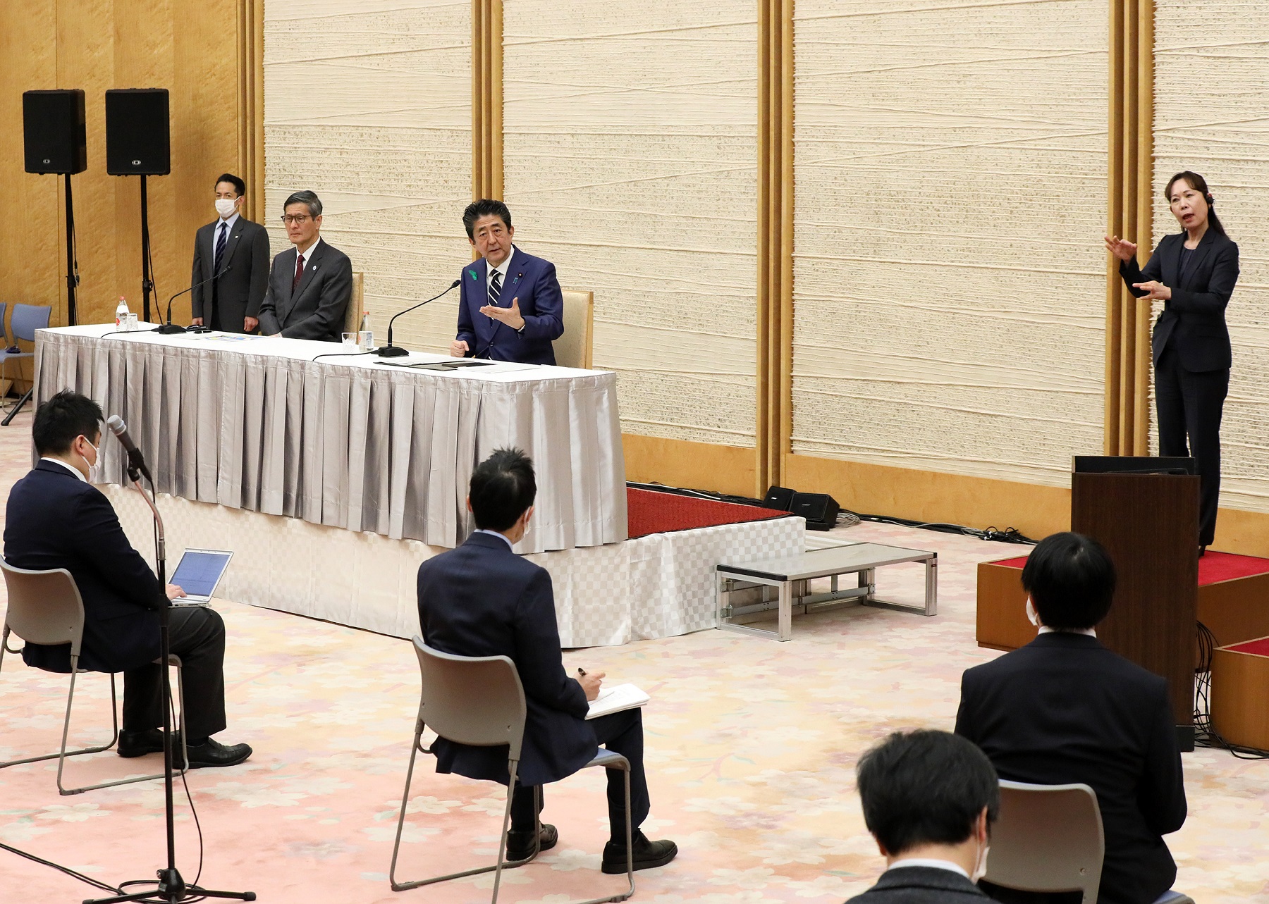 会見を行う安倍総理26