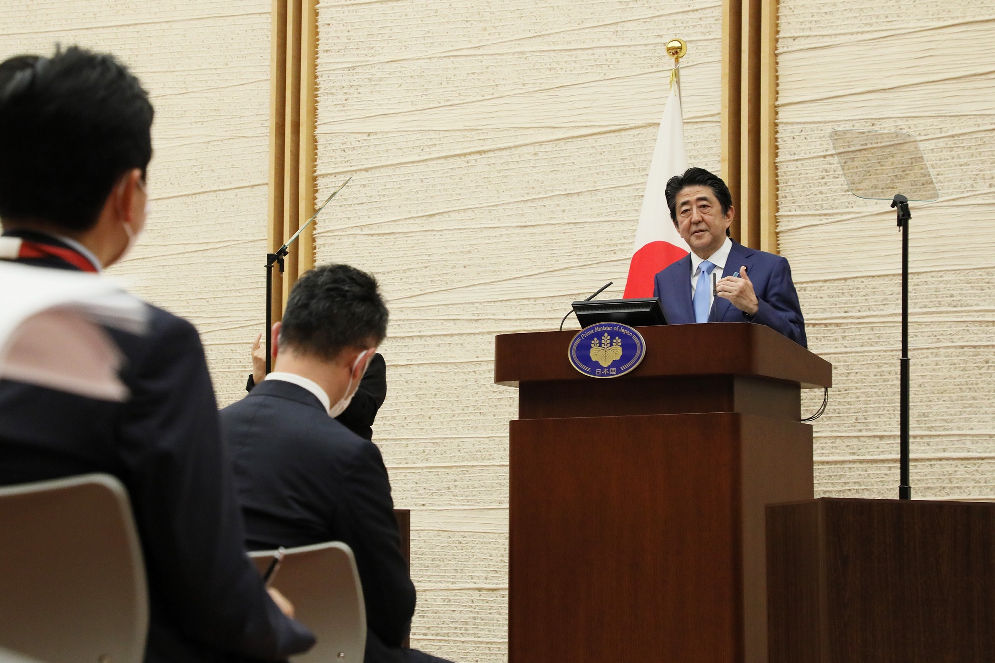 会見を行う安倍総理11