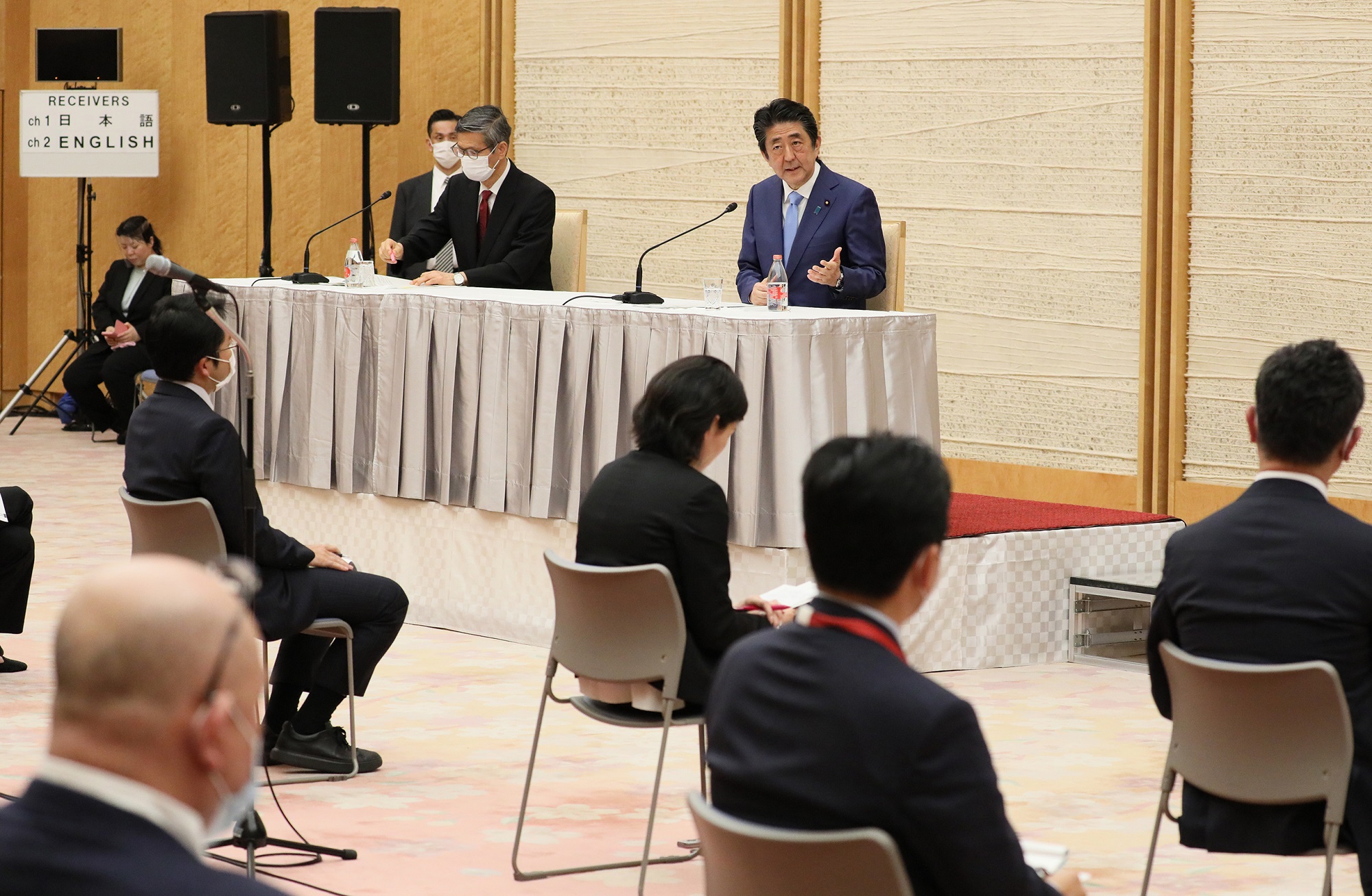 会見を行う安倍総理23