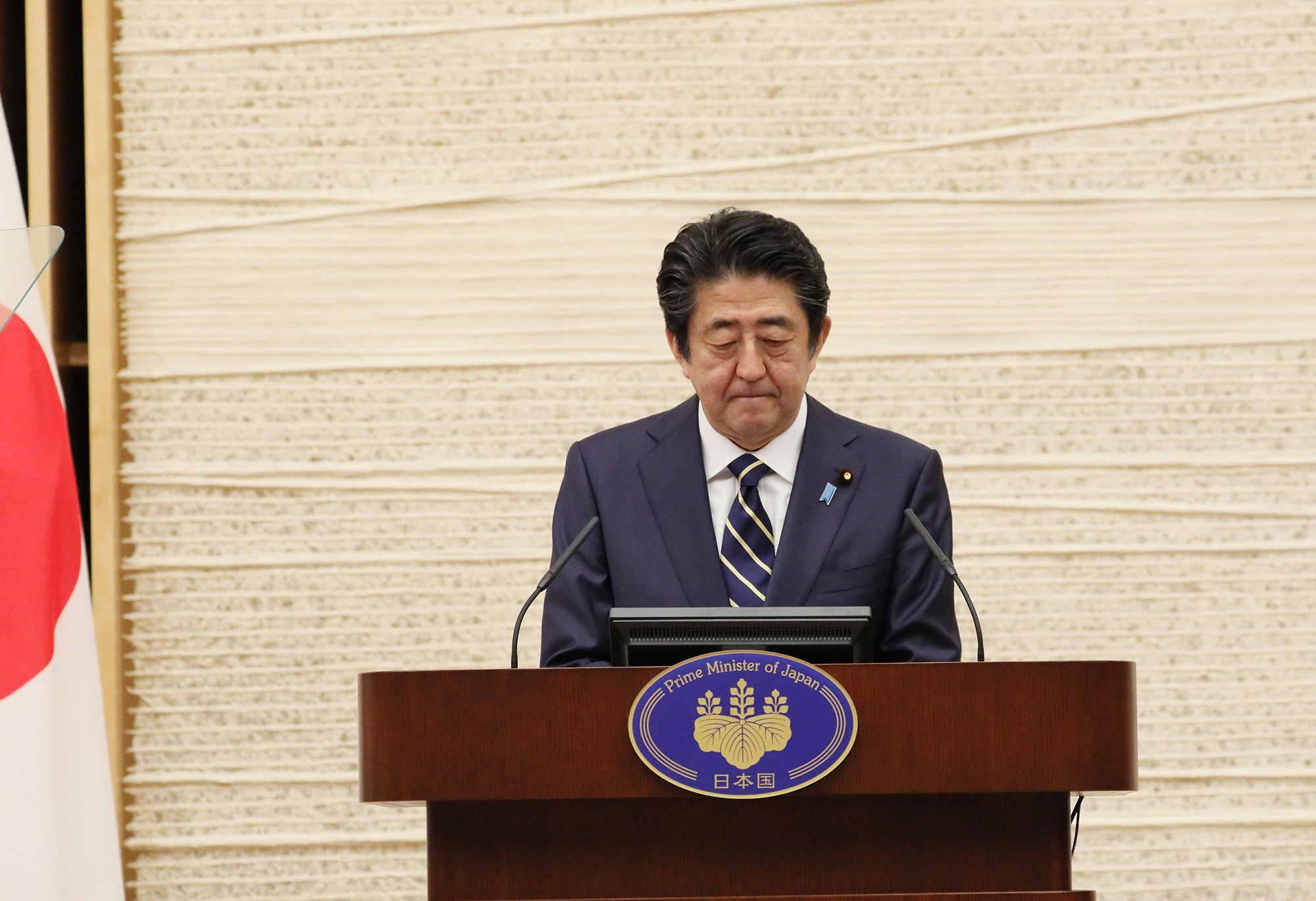 会見を行う安倍総理4