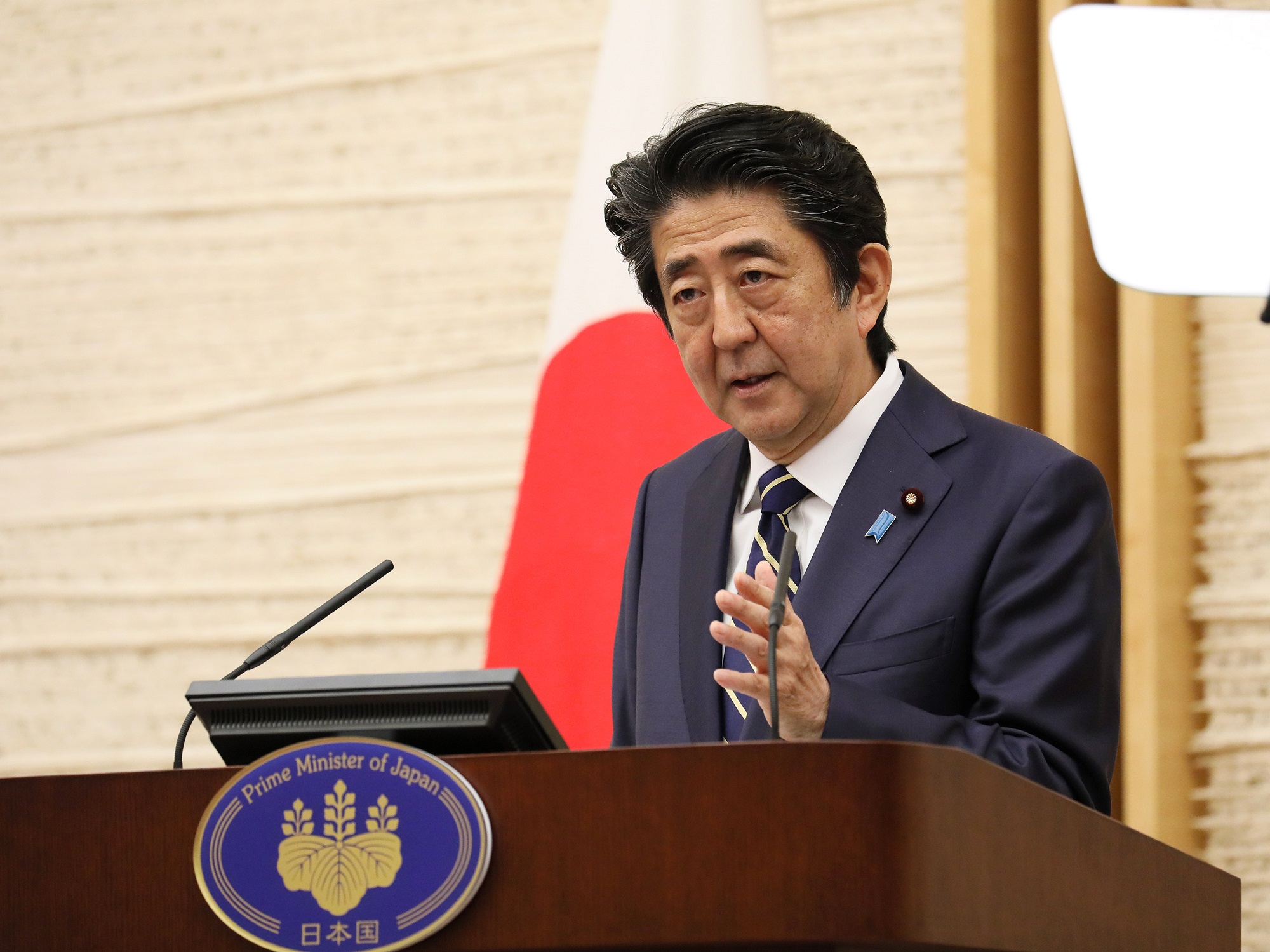 会見を行う安倍総理8