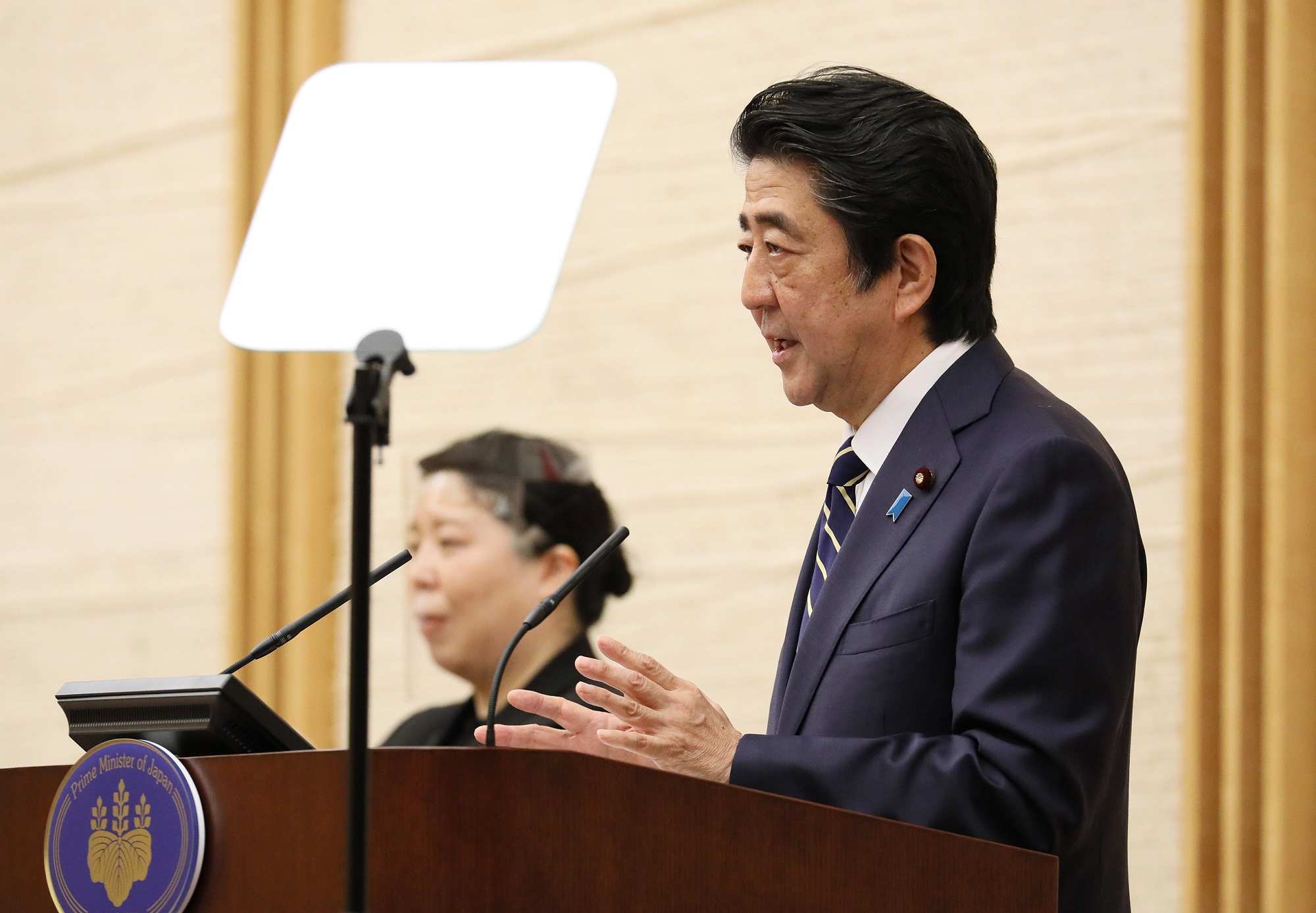 会見を行う安倍総理9