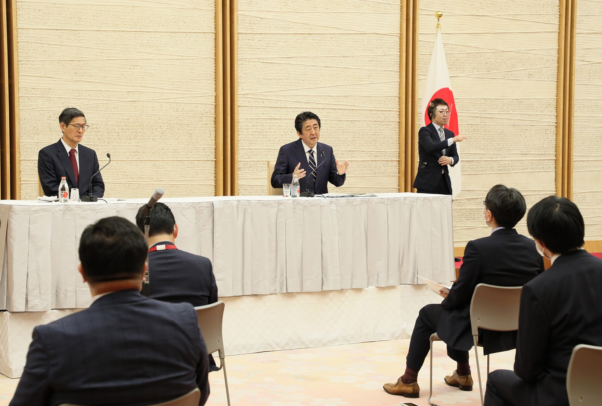 会見を行う安倍総理22