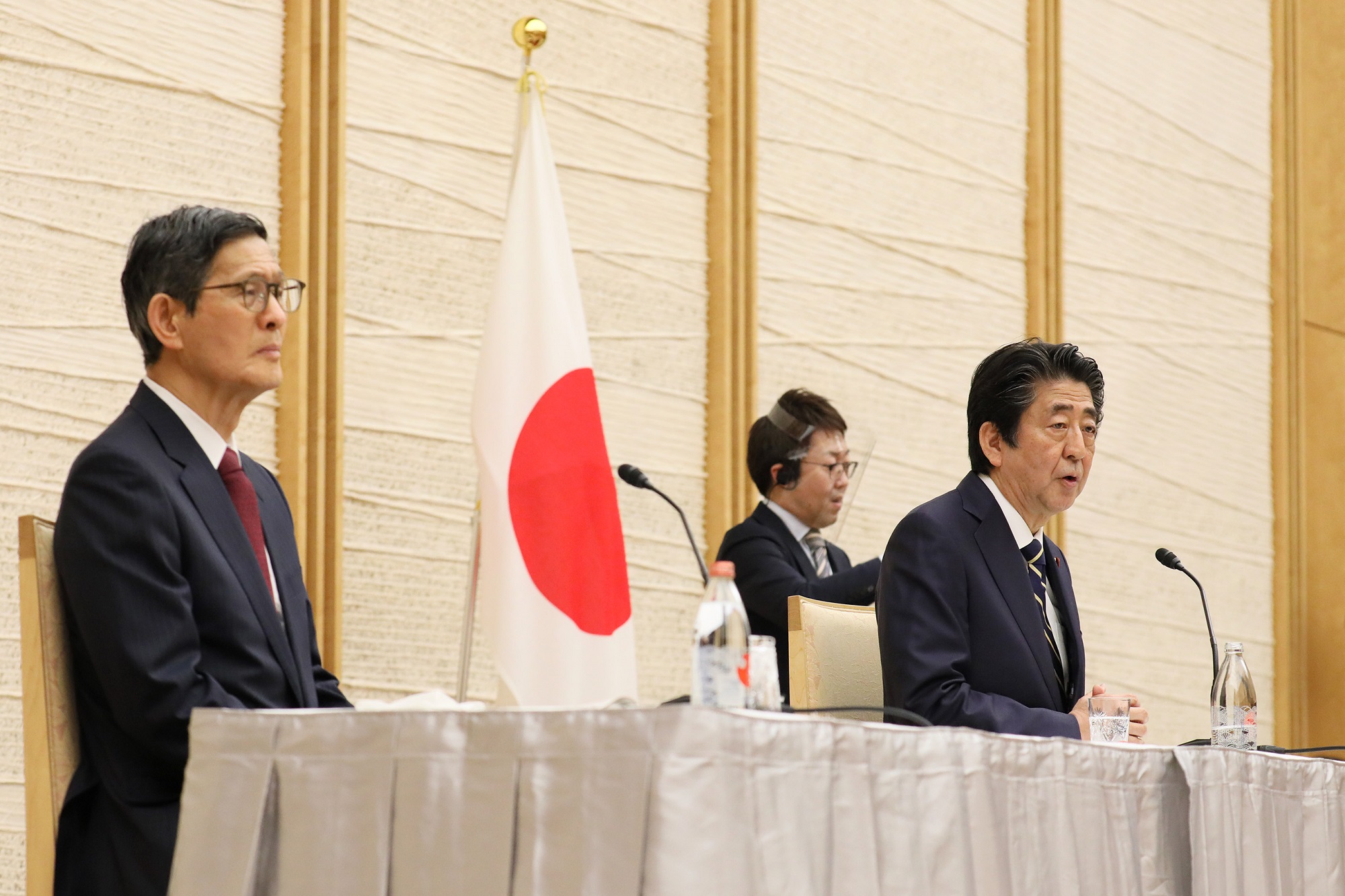 会見を行う安倍総理28