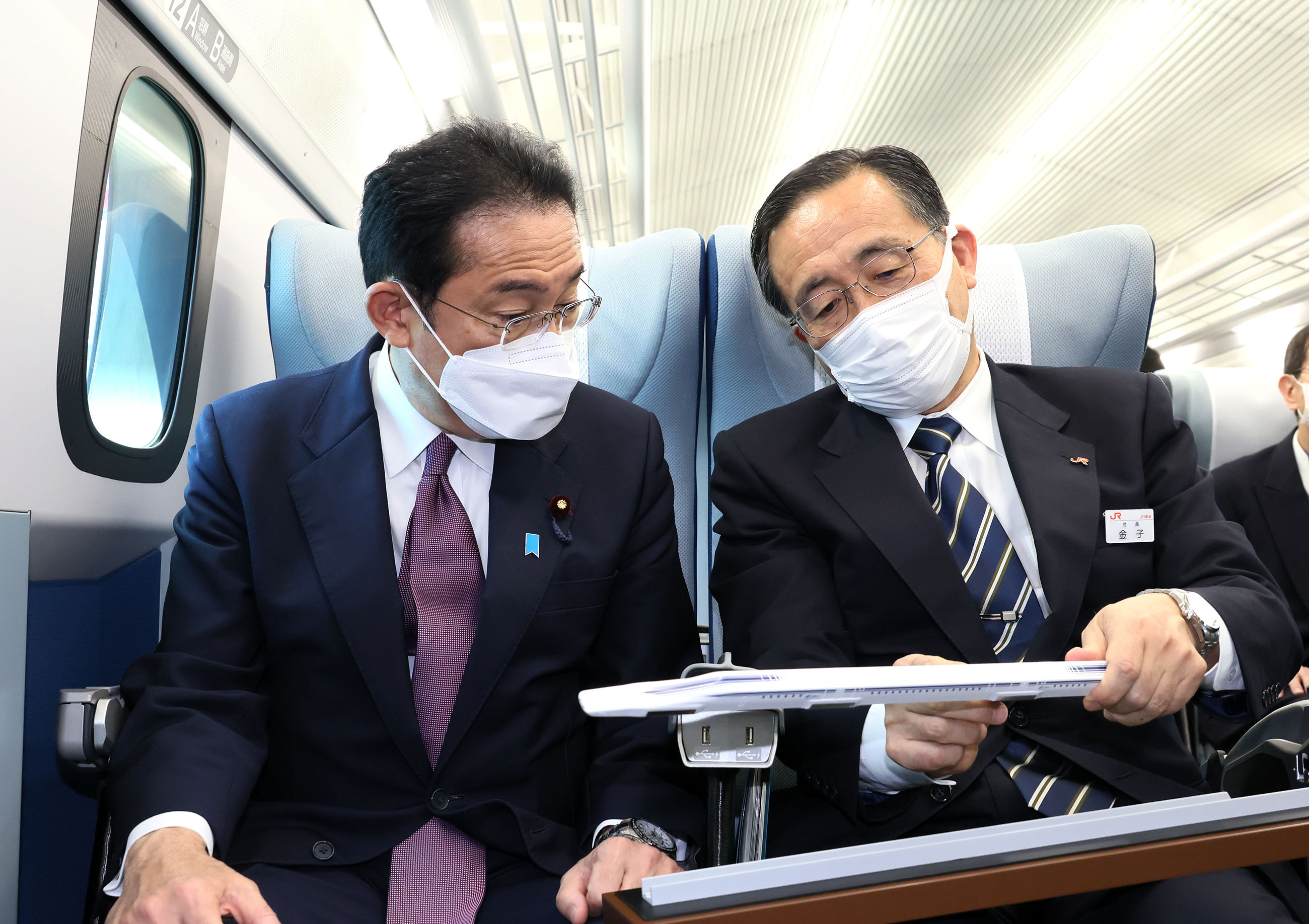 山梨リニア実験線を視察する岸田総理２