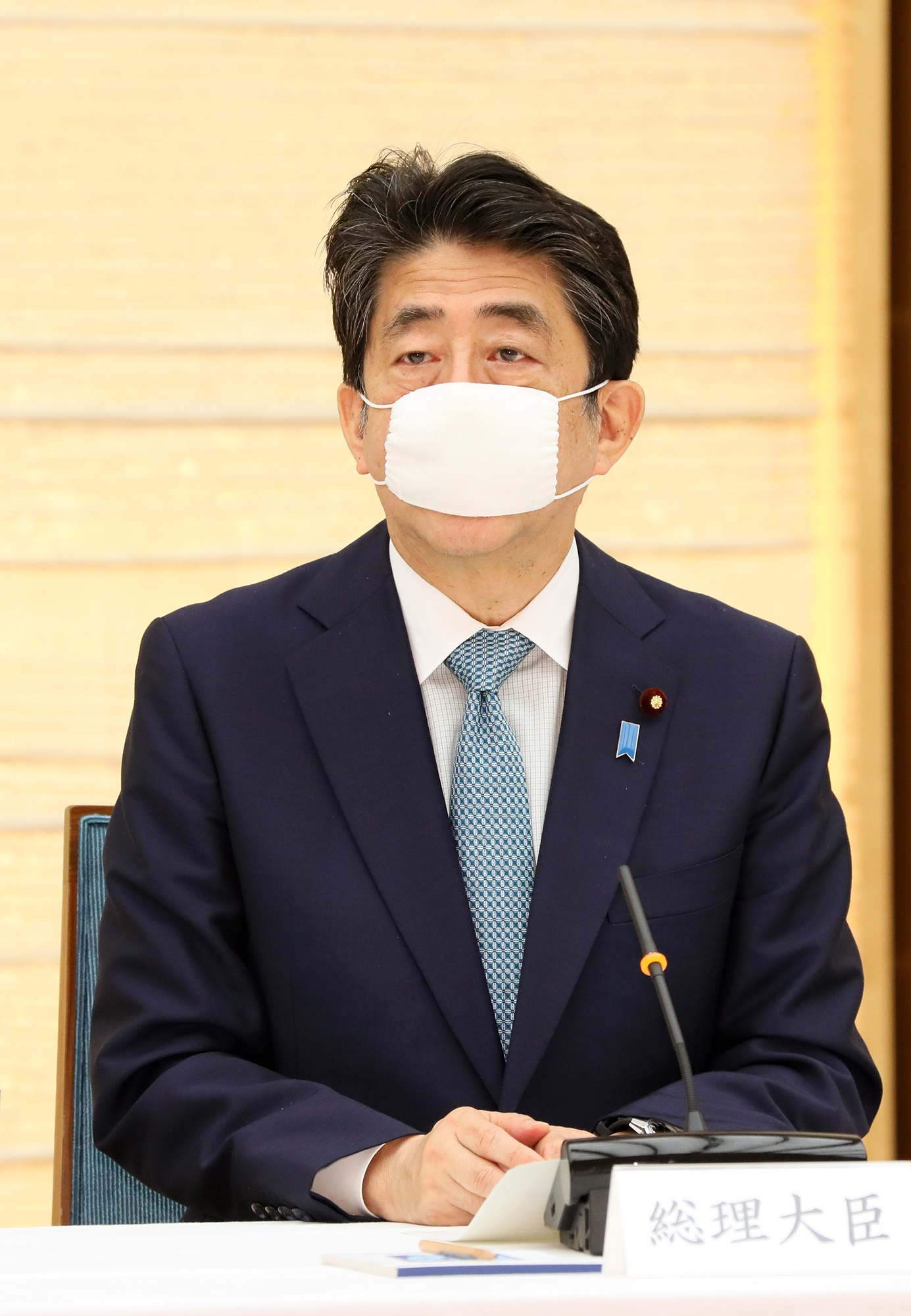 挨拶する安倍総理２