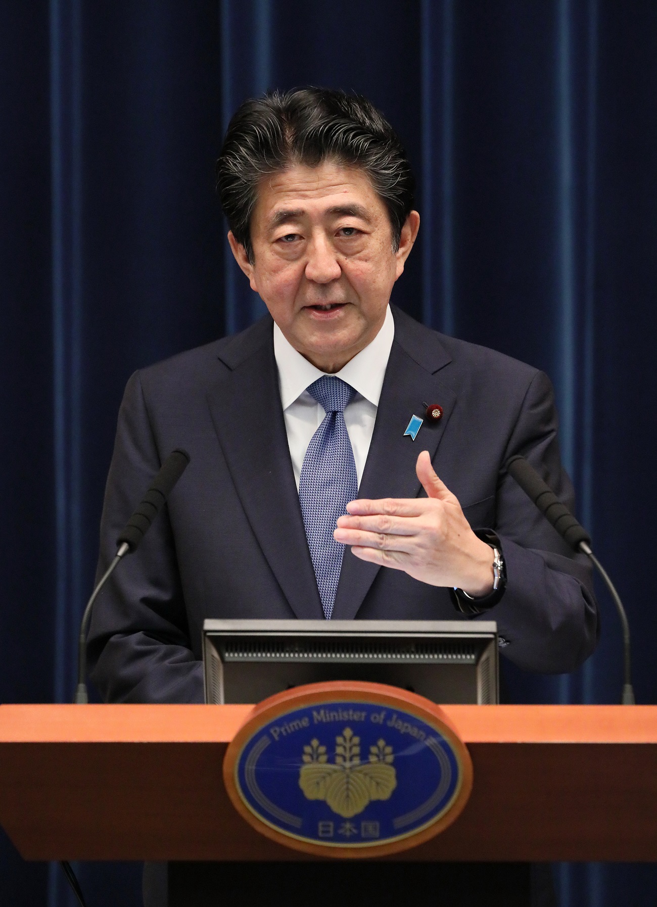 会見を行う安倍総理3