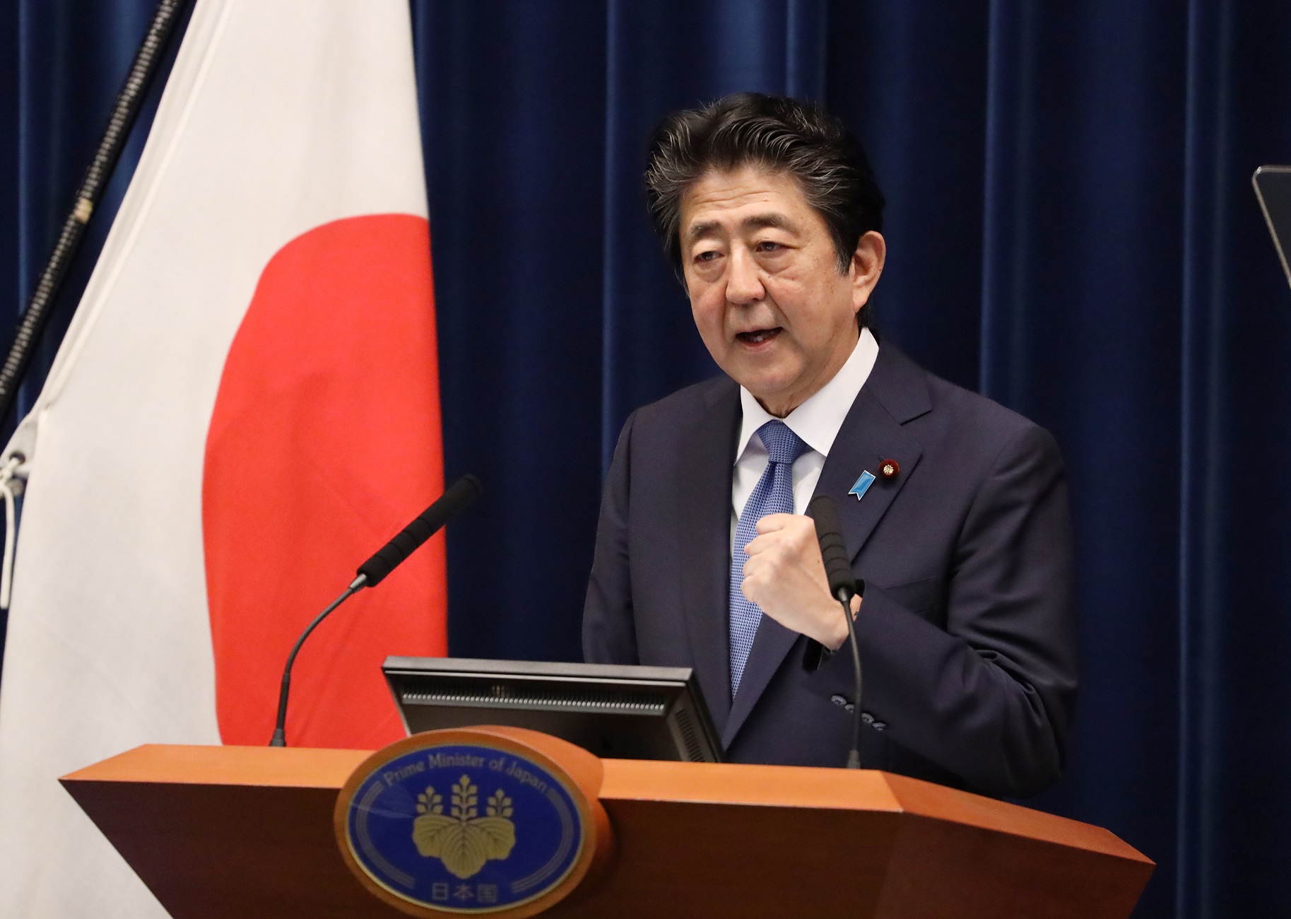会見を行う安倍総理13