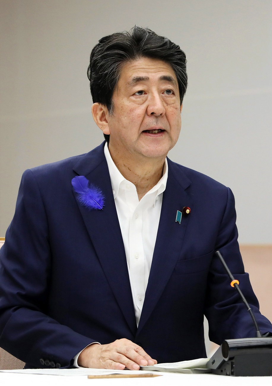 発言する安倍総理２