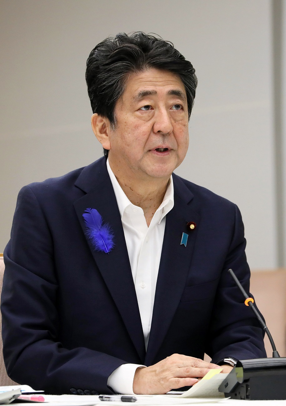 発言する安倍総理２