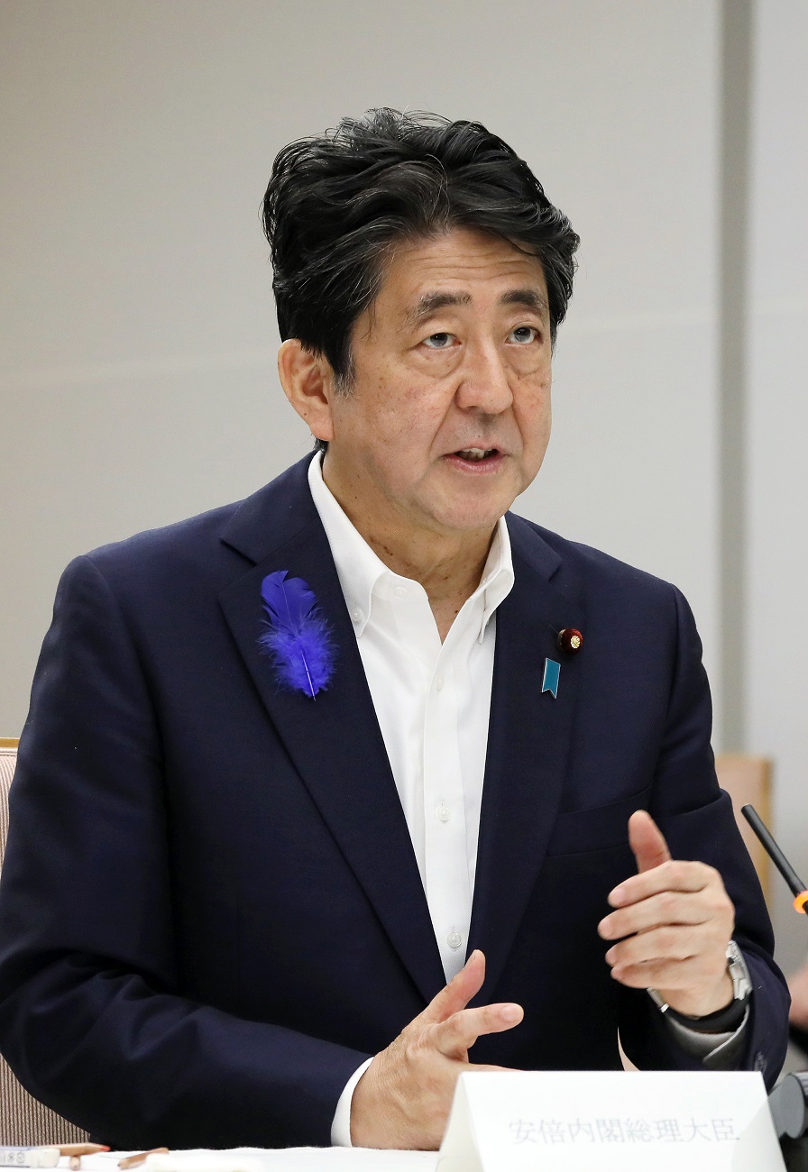 発言する安倍総理１