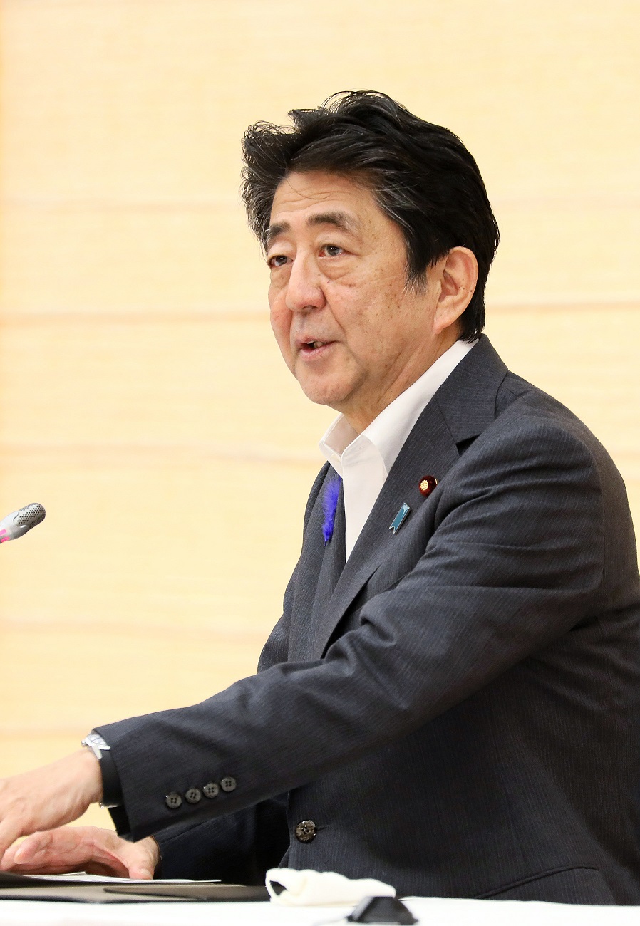 挨拶する安倍総理６