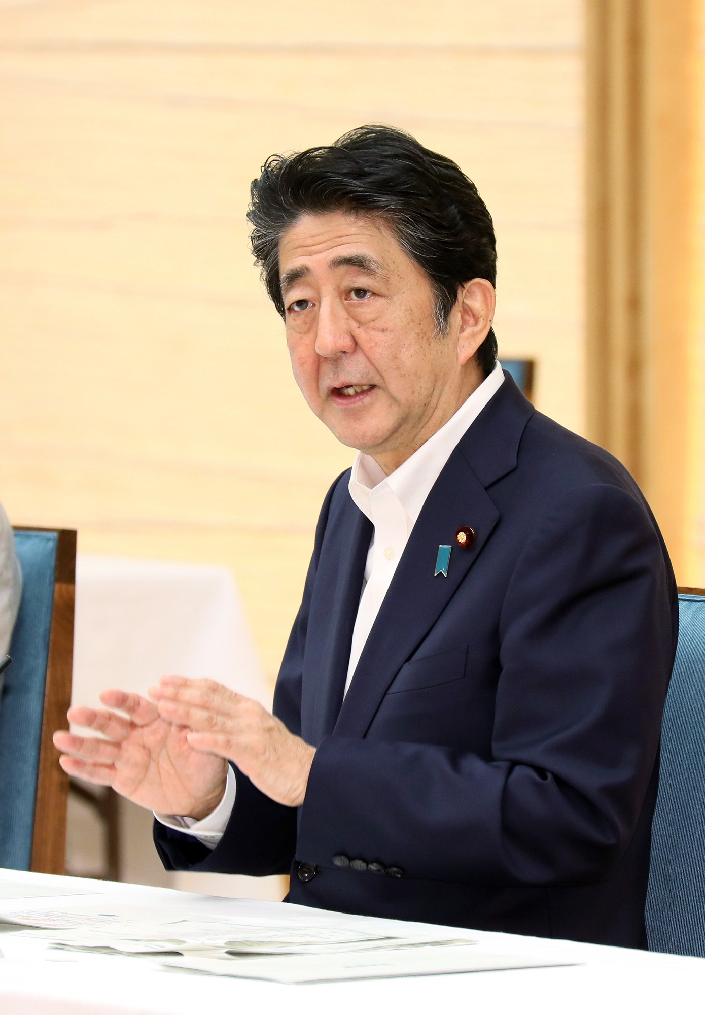 発言する安倍総理３