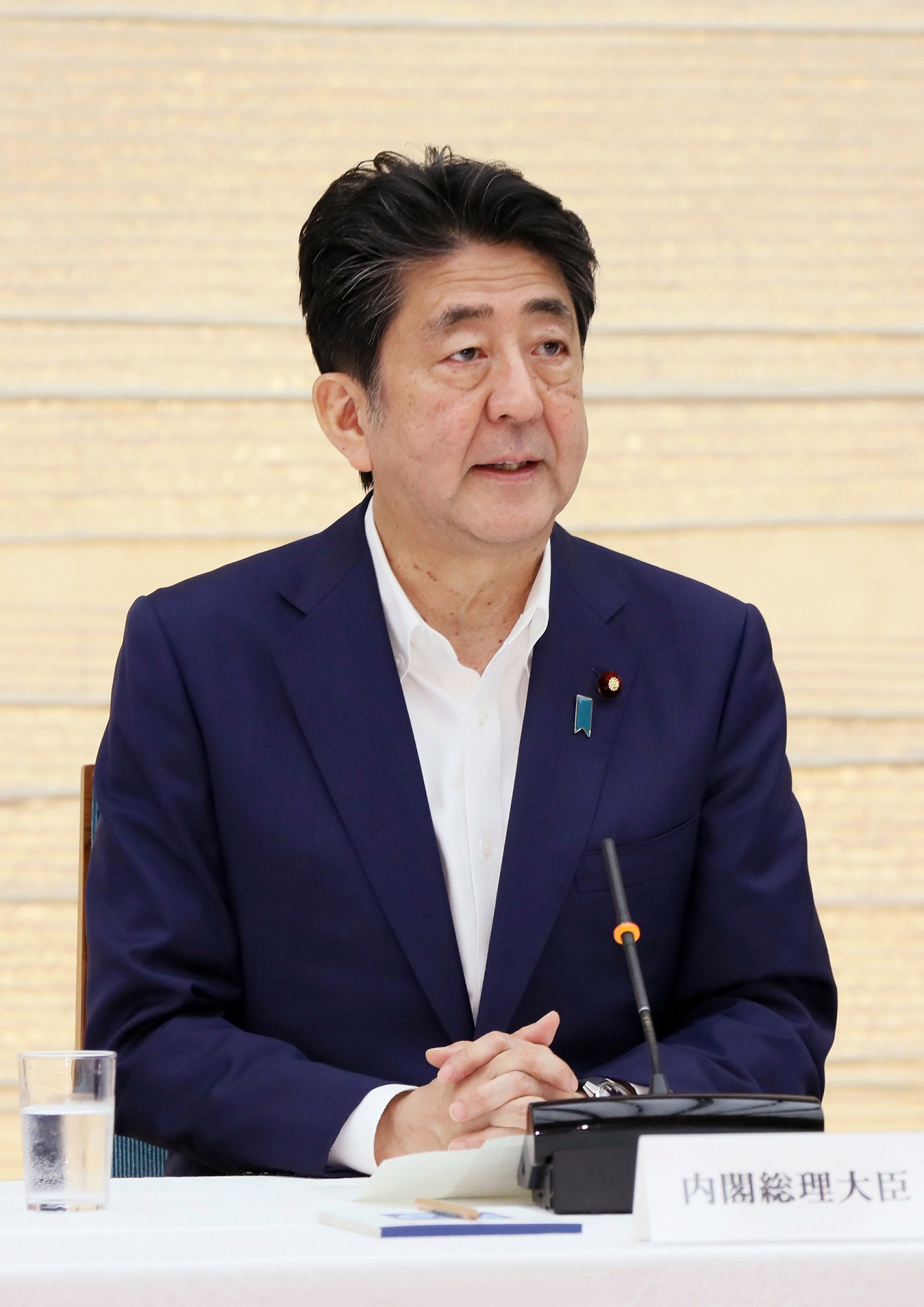 挨拶する安倍総理７