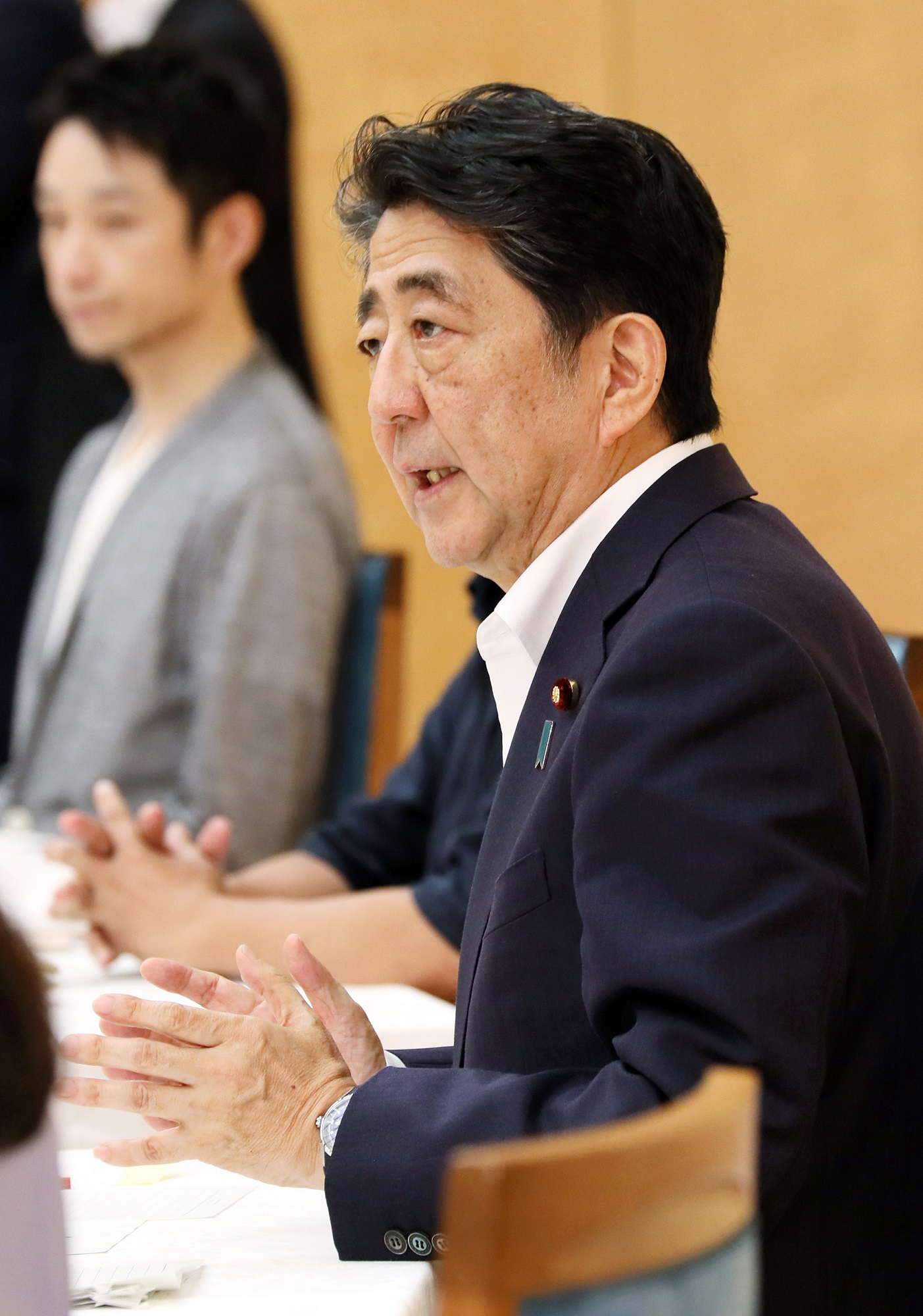 挨拶する安倍総理６