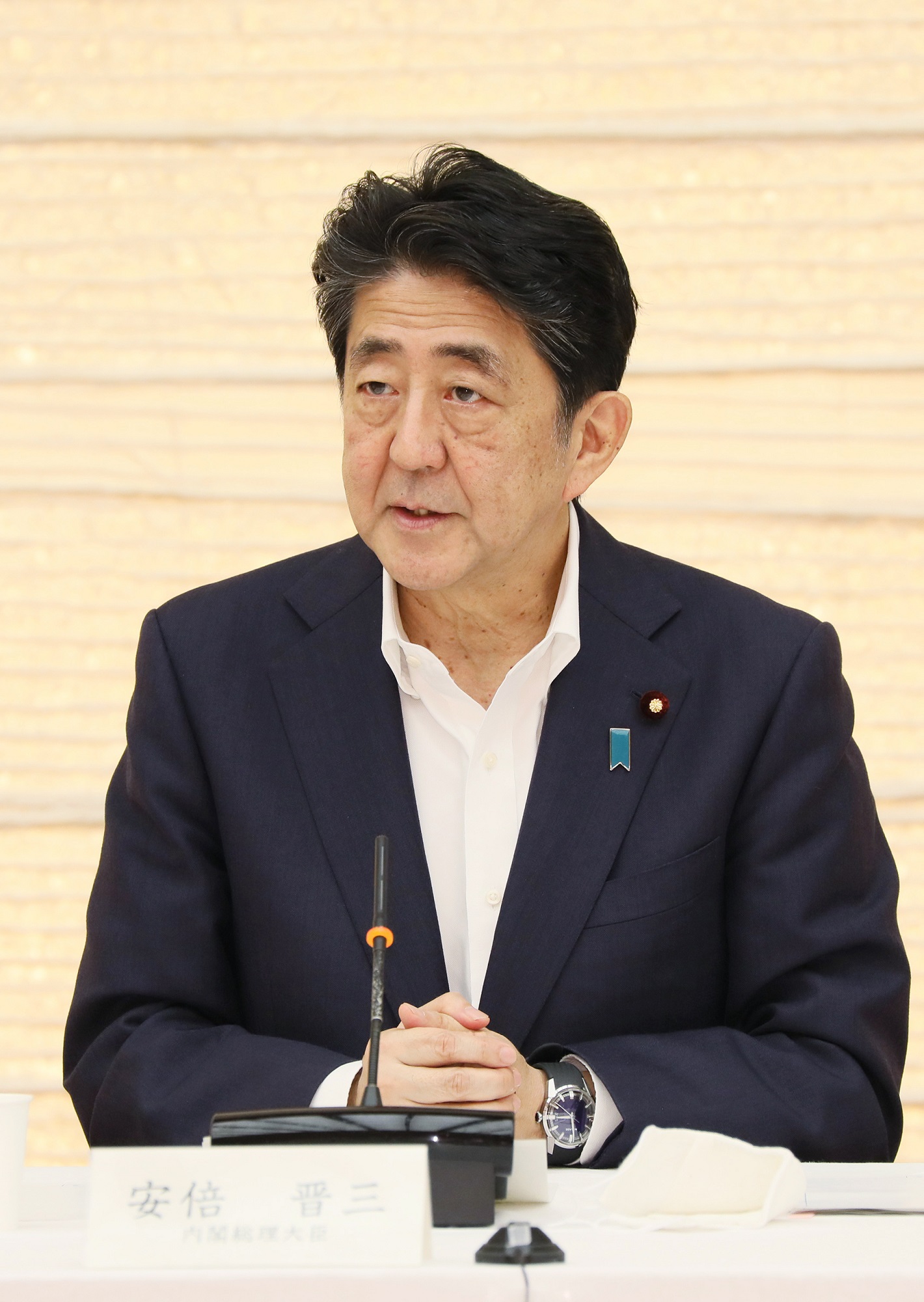 挨拶する安倍総理７