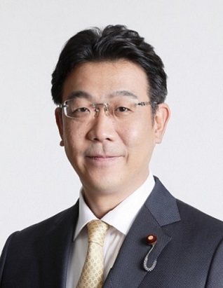 顔写真：岡下昌平