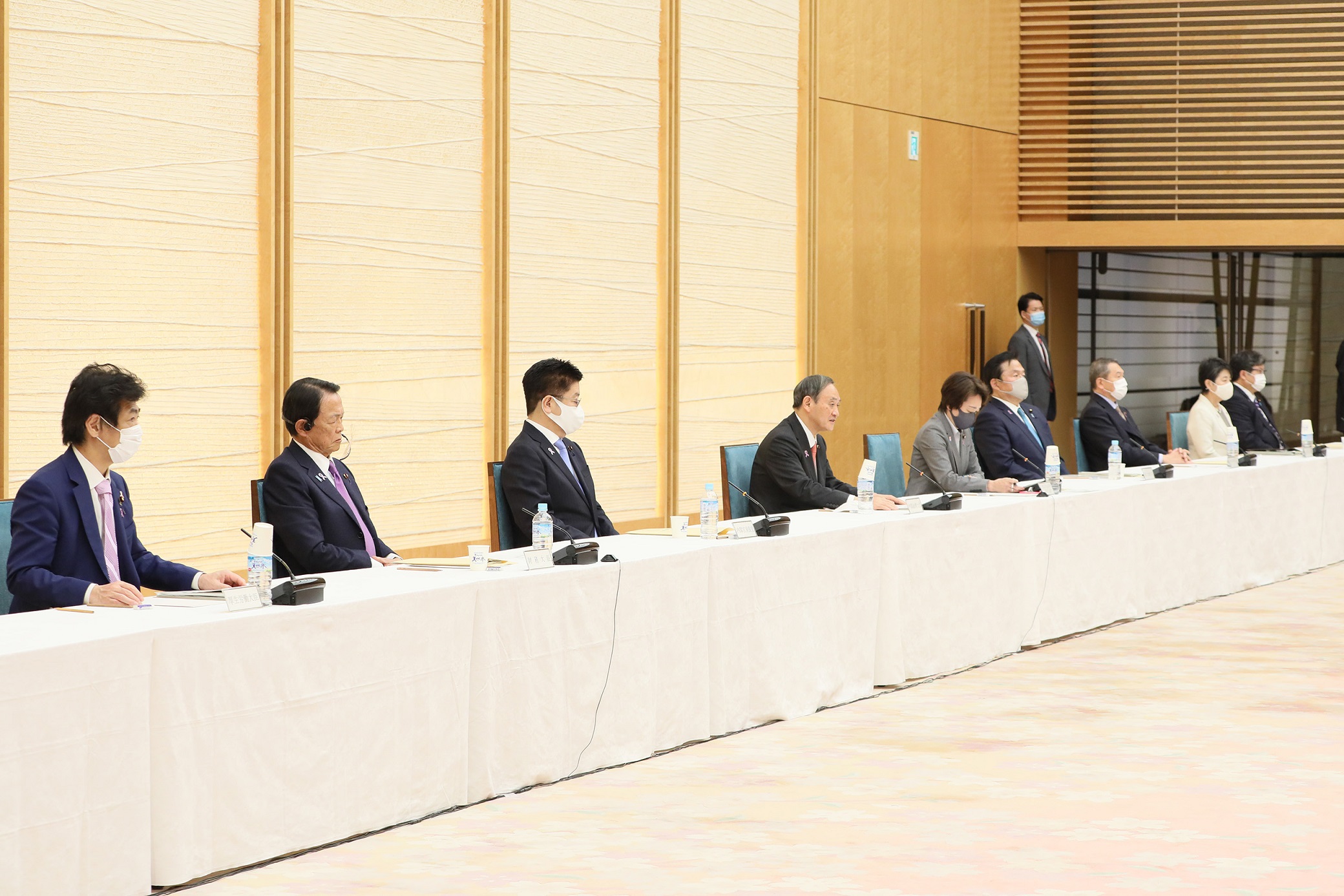 発言する菅総理３