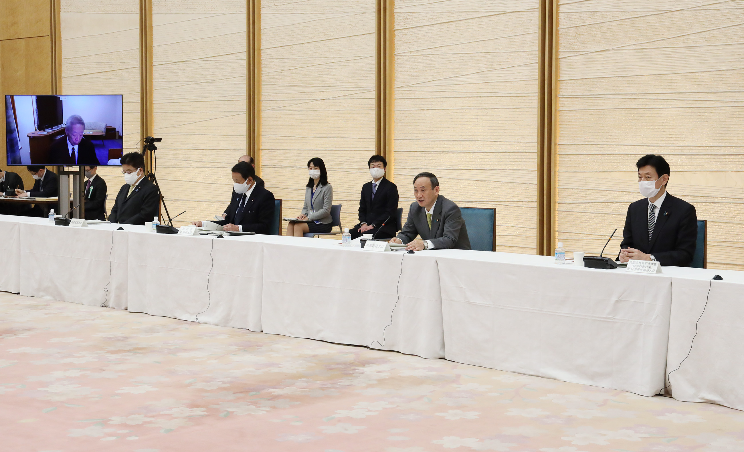 発言する菅総理３