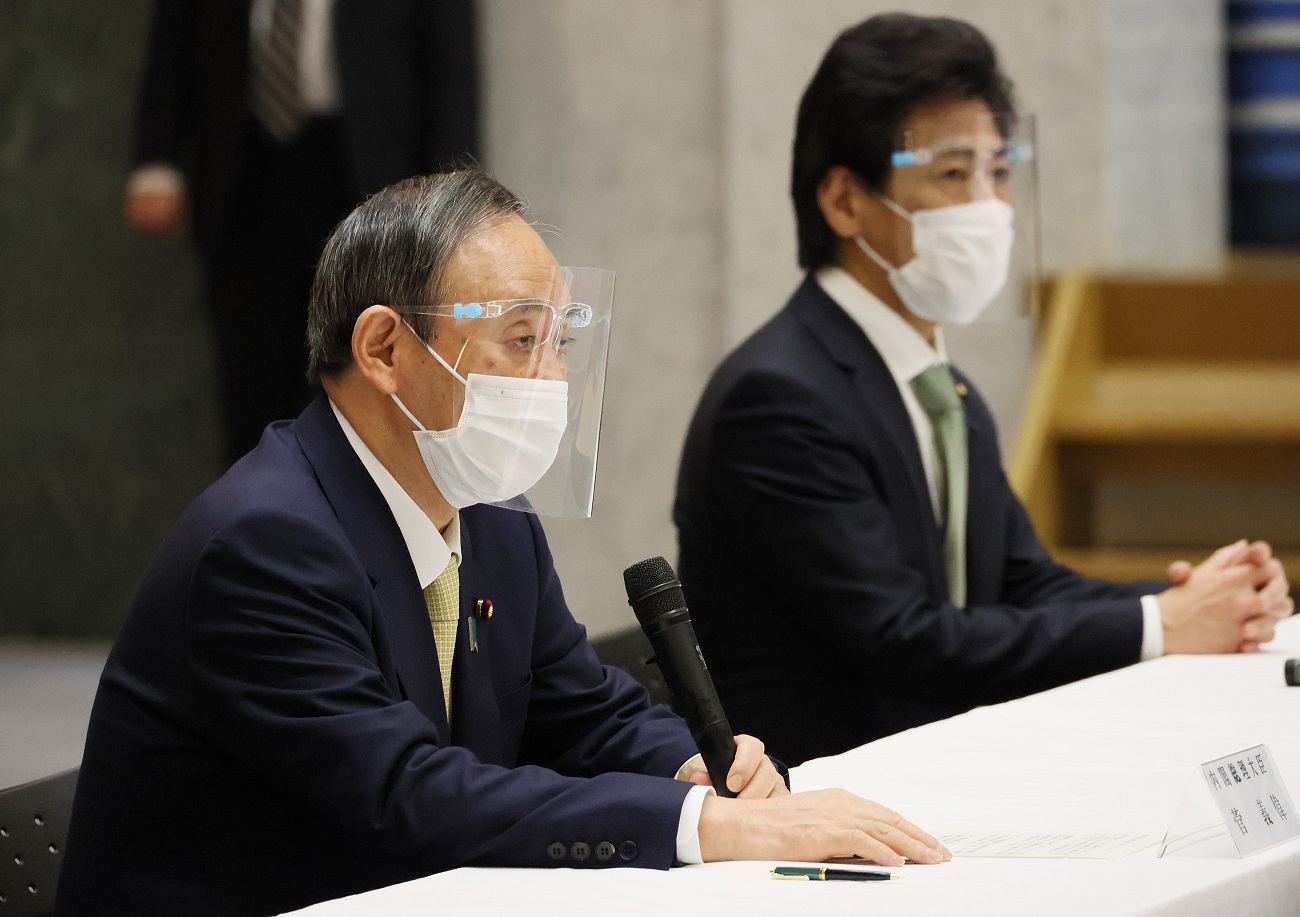 国立病院機構の関係者等との意見交換を行う菅総理４