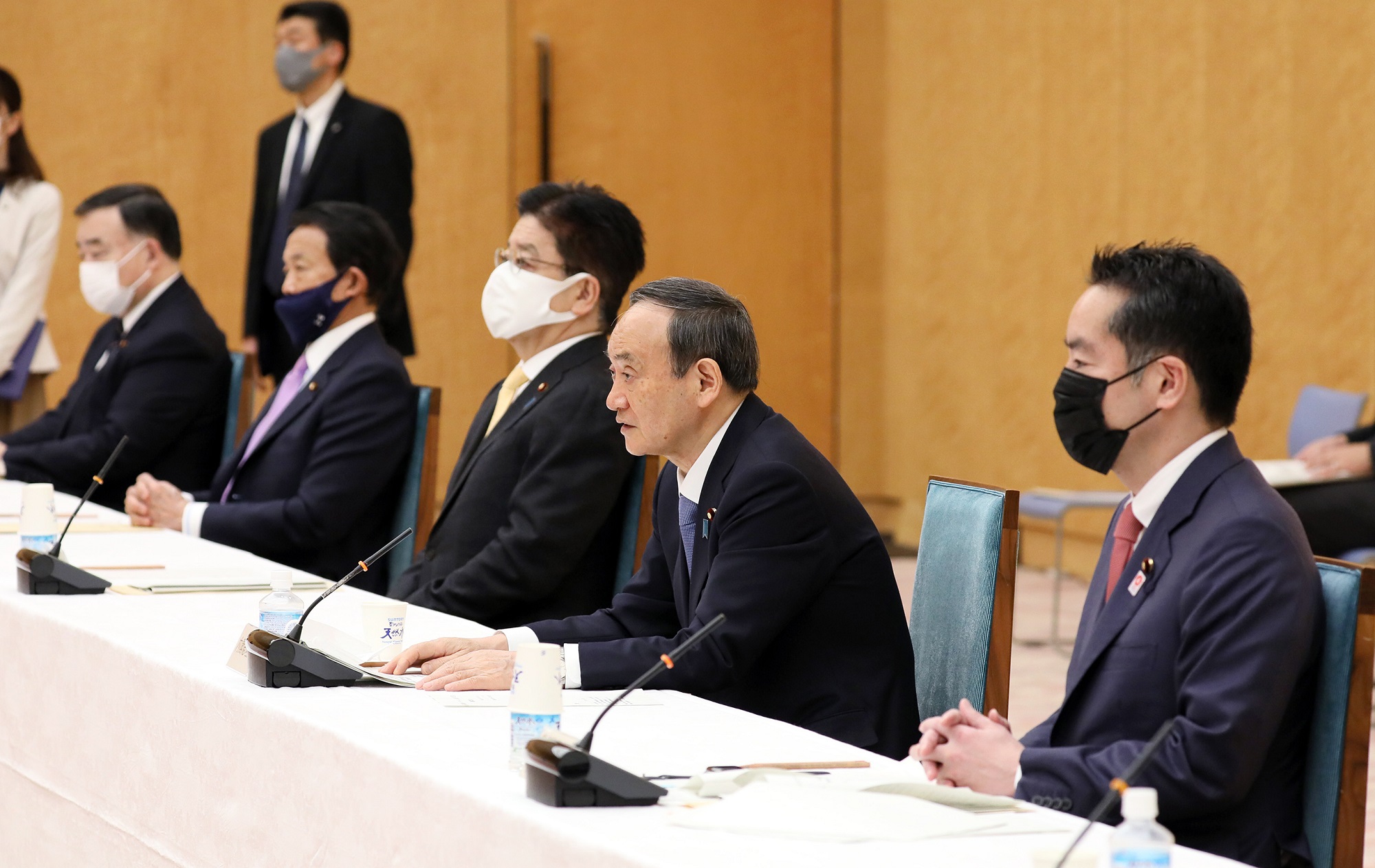 発言する菅総理３