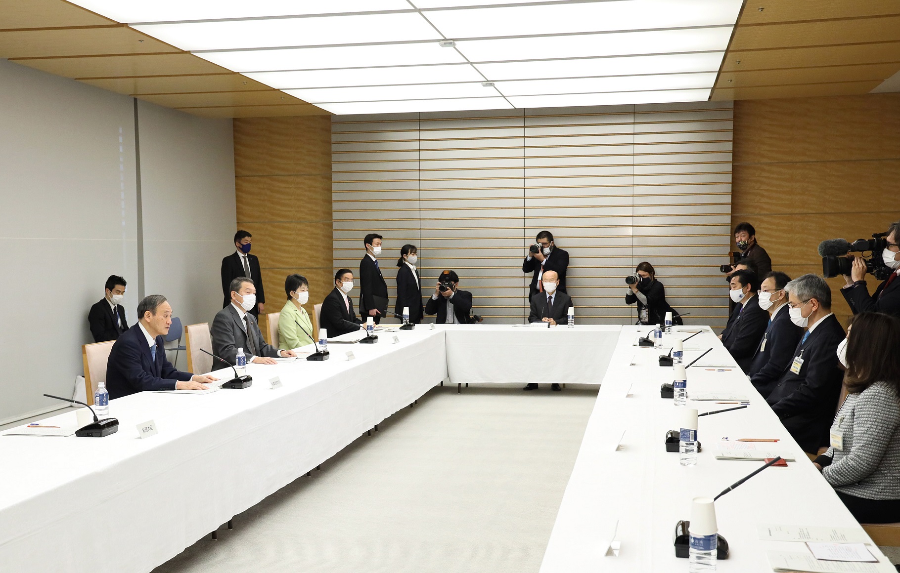 発言する菅総理４