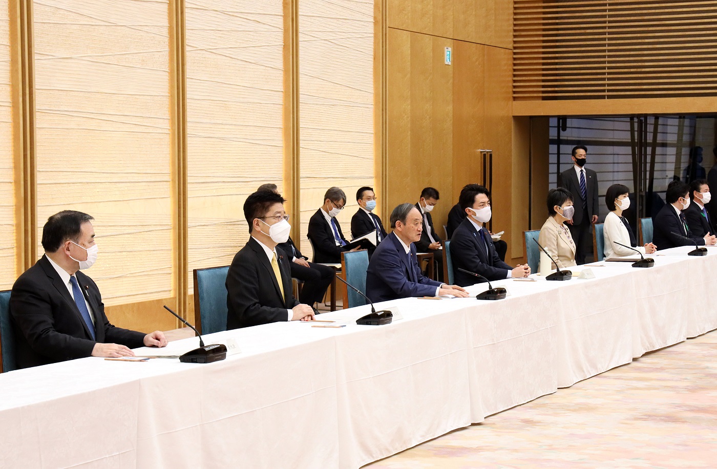 発言する菅総理５