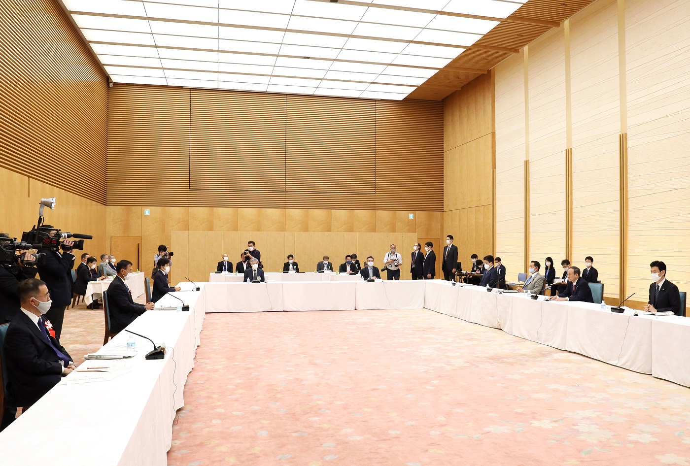 発言する菅総理６
