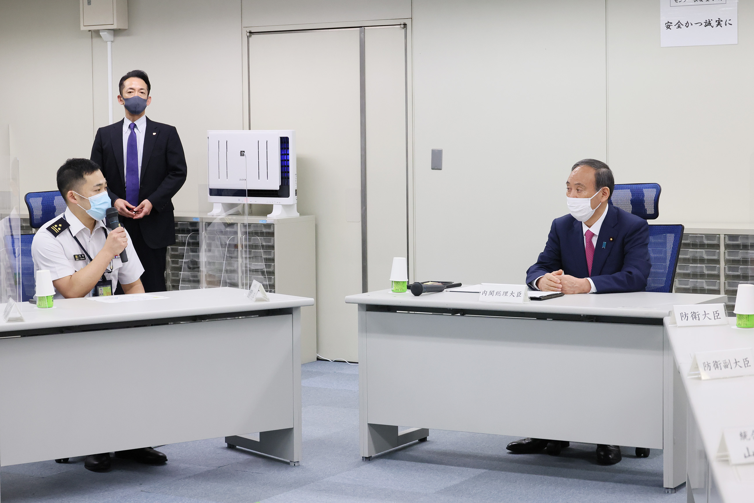 懇談する菅総理１