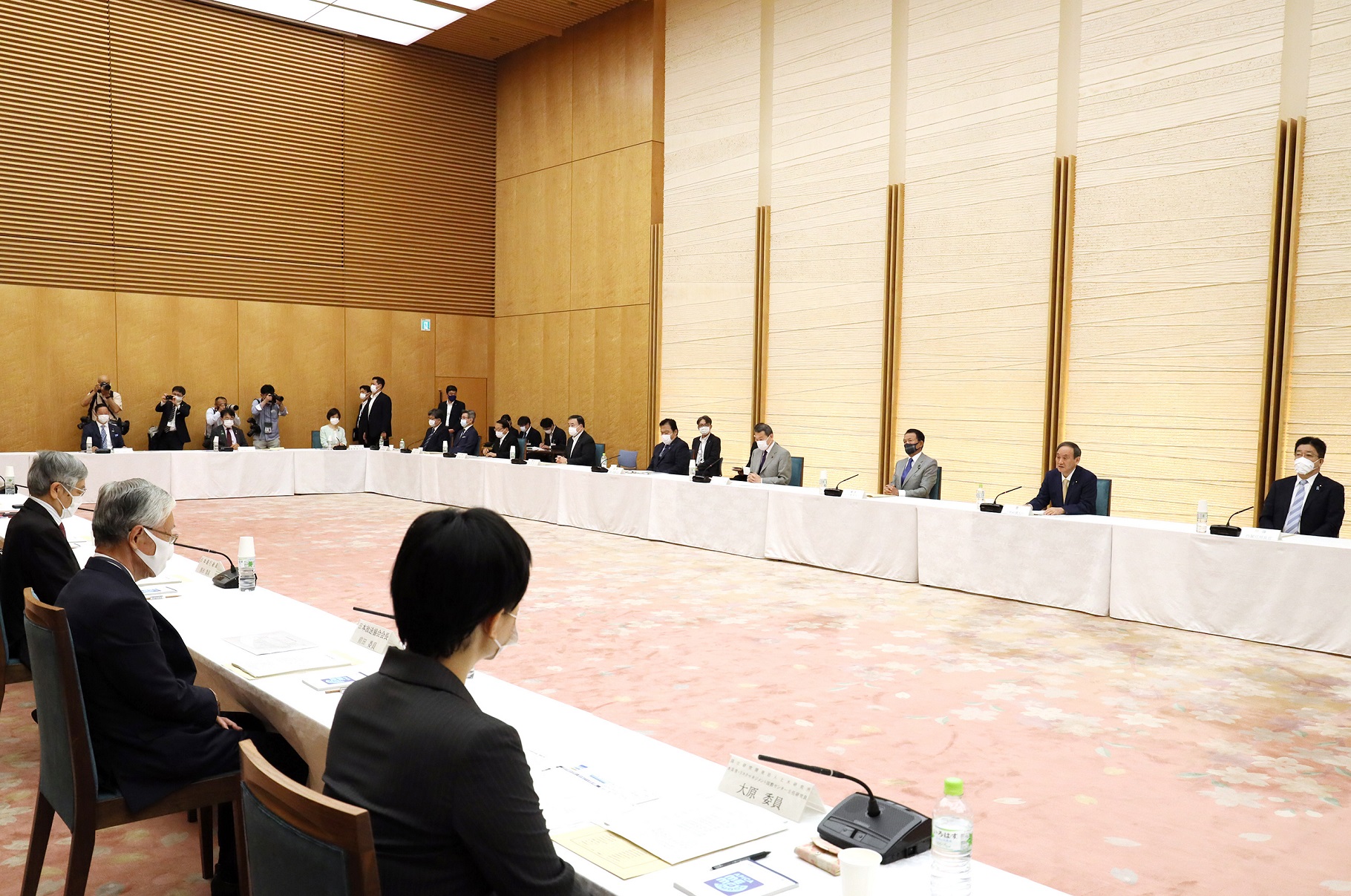発言する菅総理３