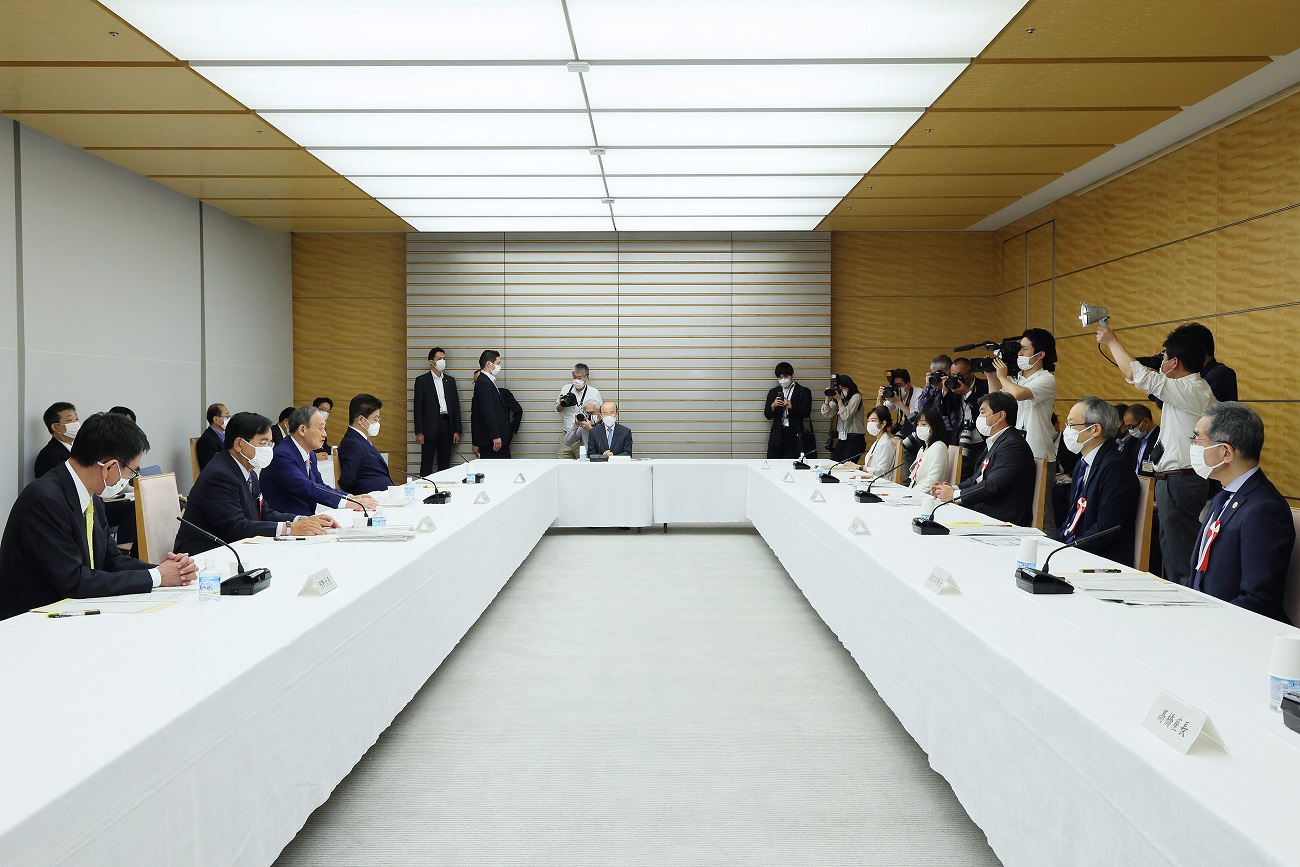 発言する菅総理３