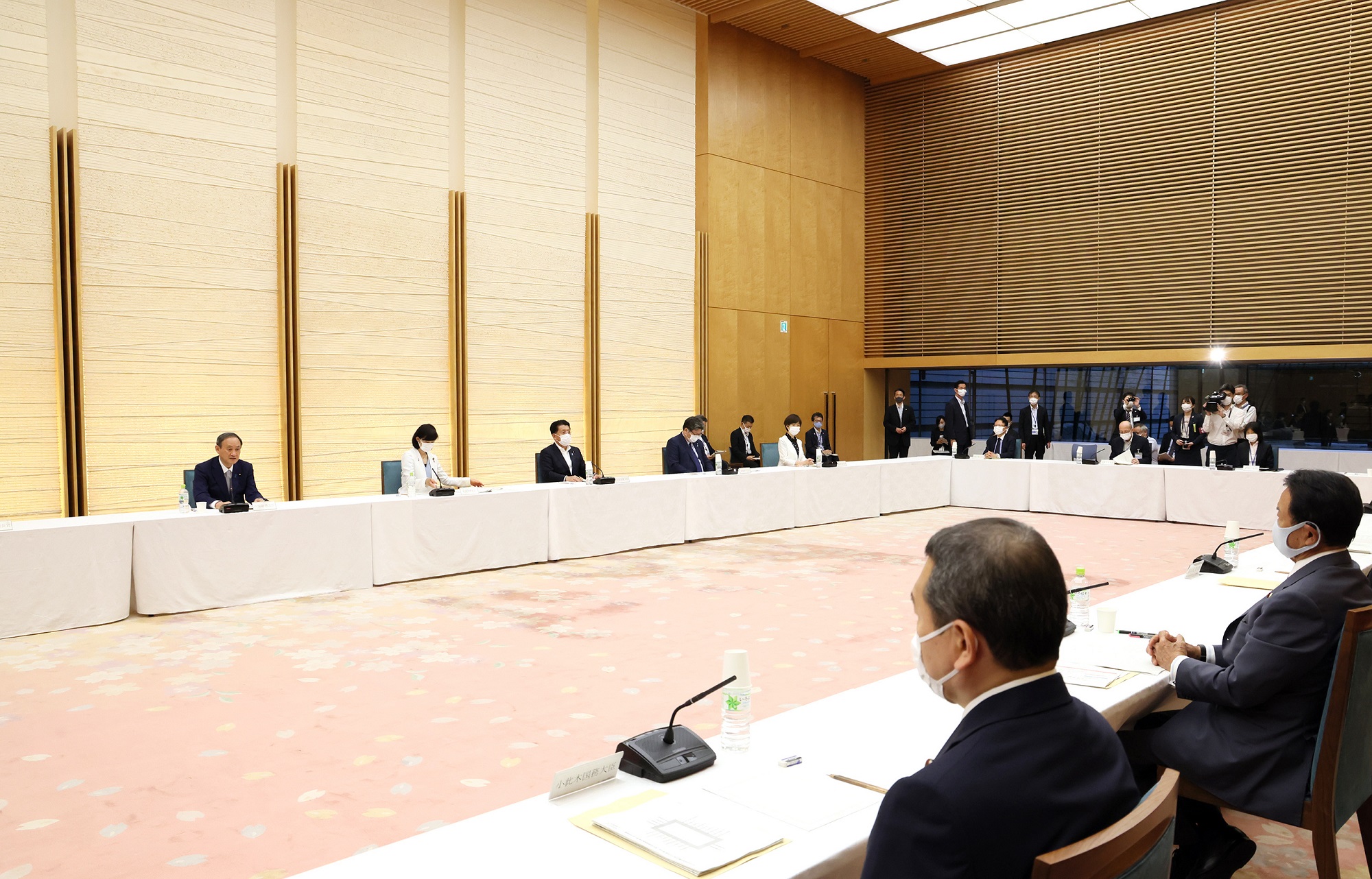 発言する菅総理４