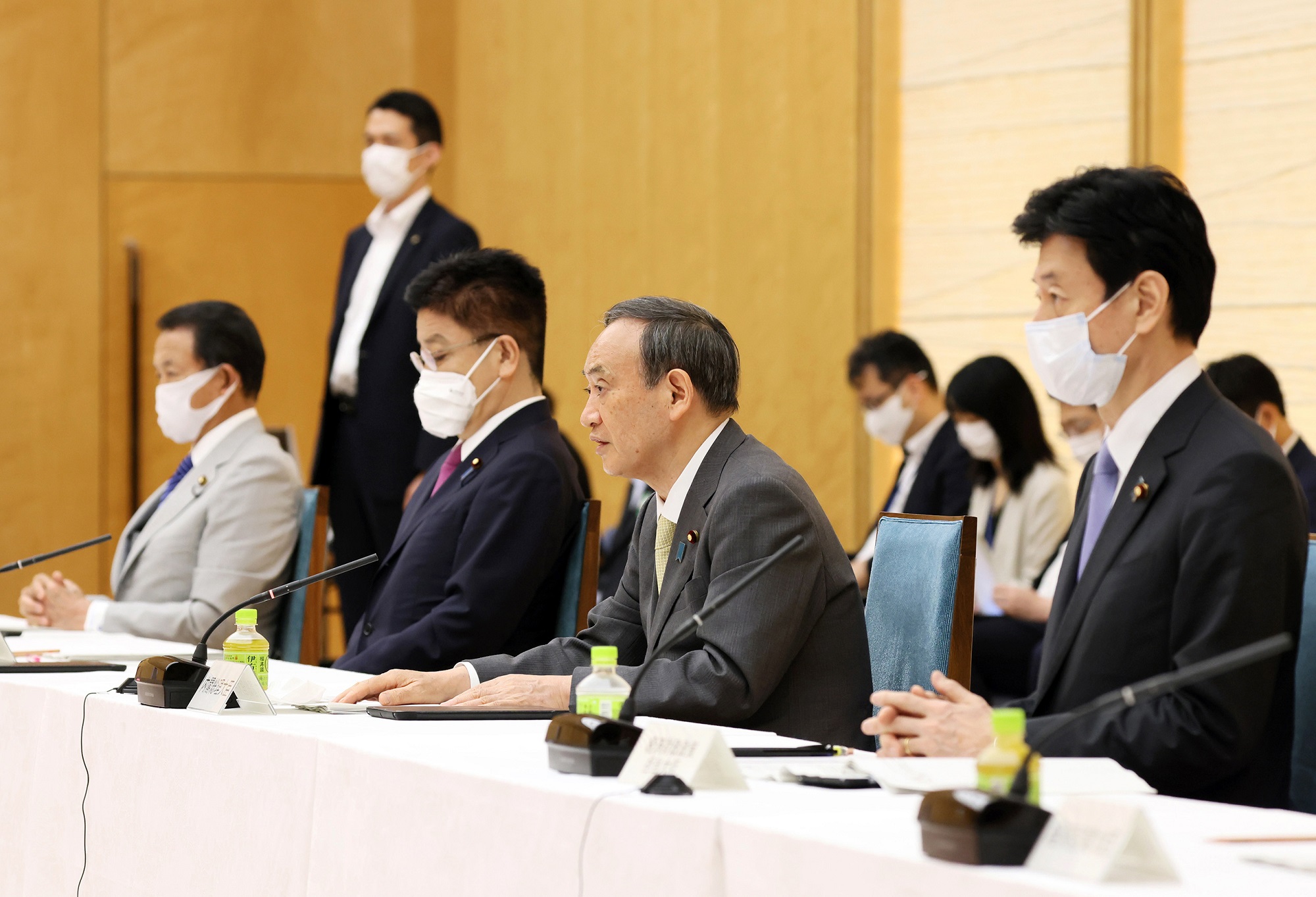 発言する菅総理３