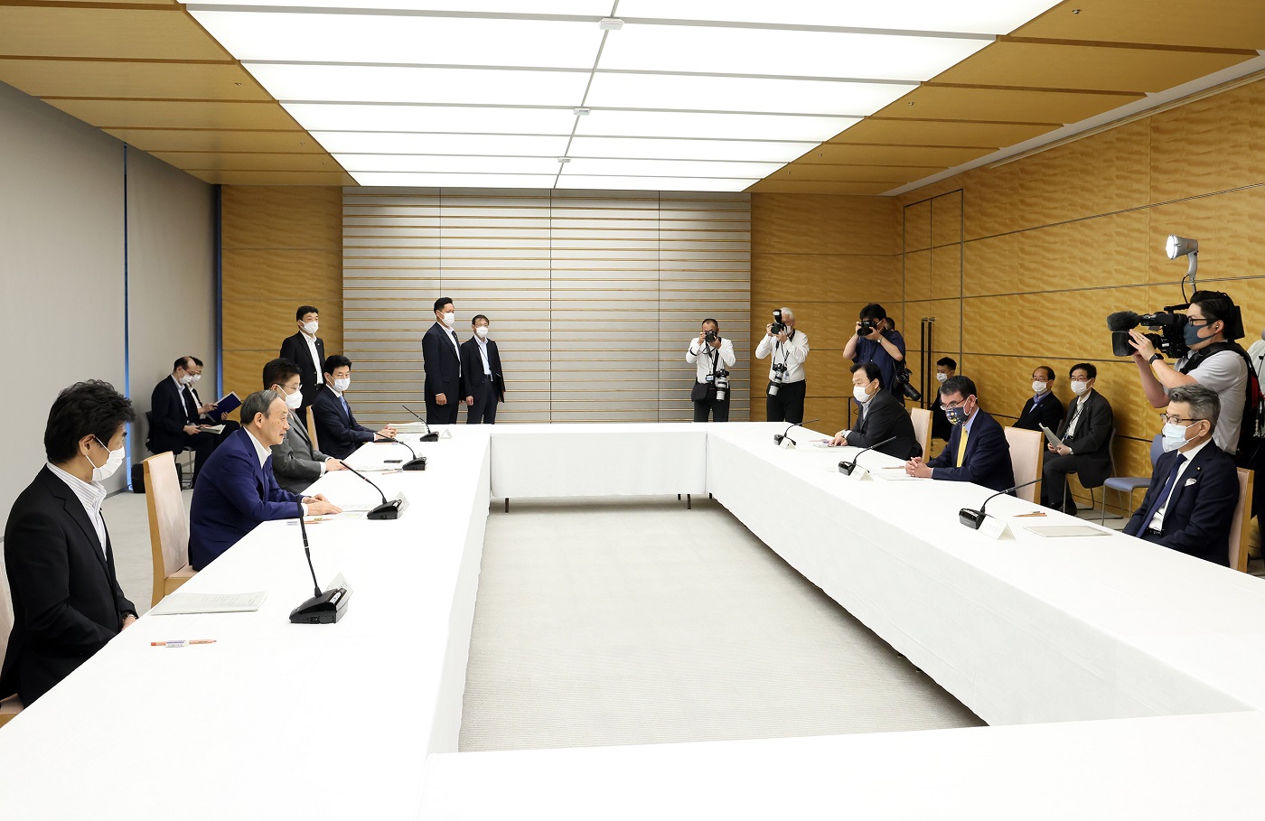 発言する菅総理４
