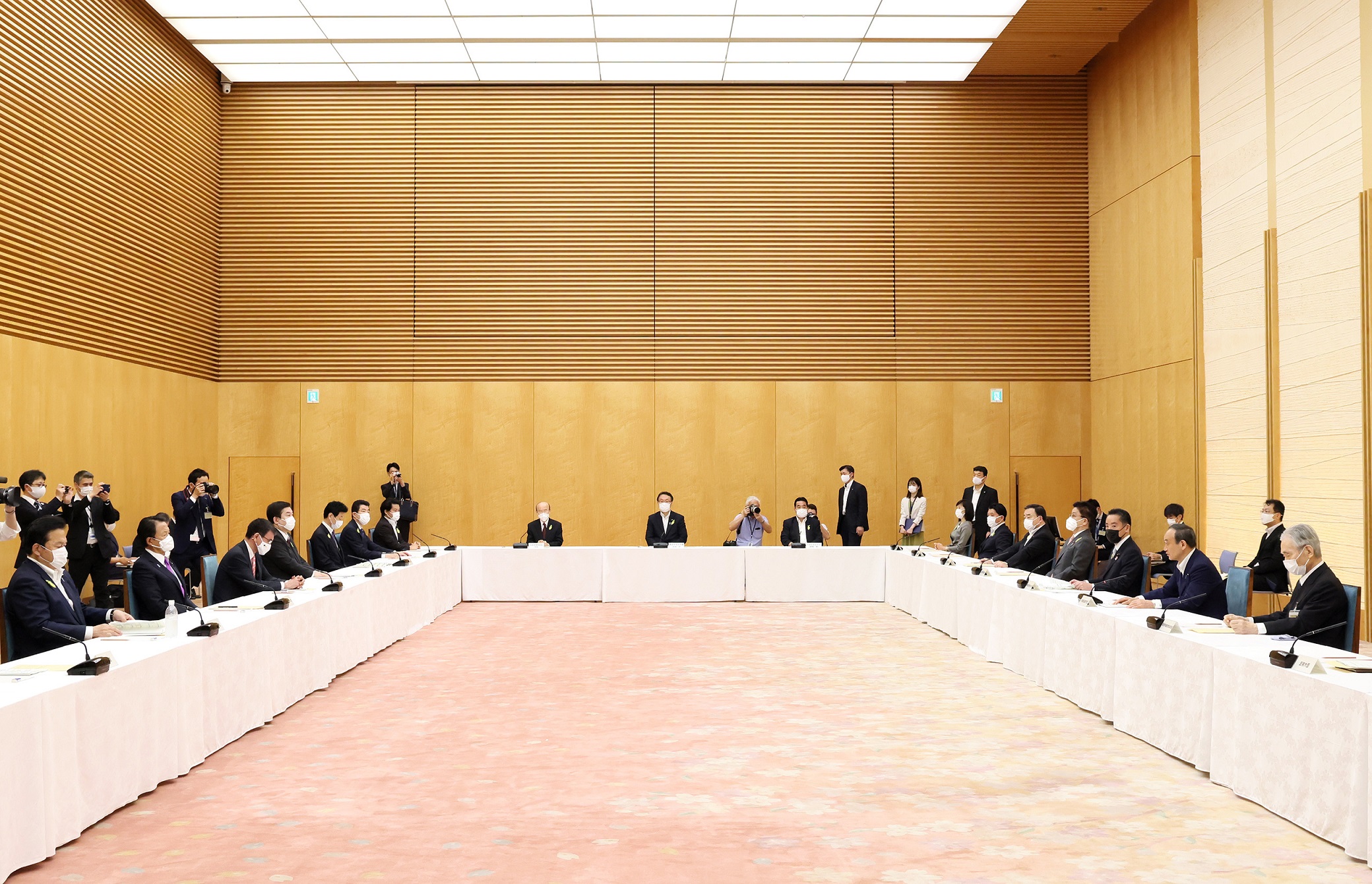 発言する菅総理６
