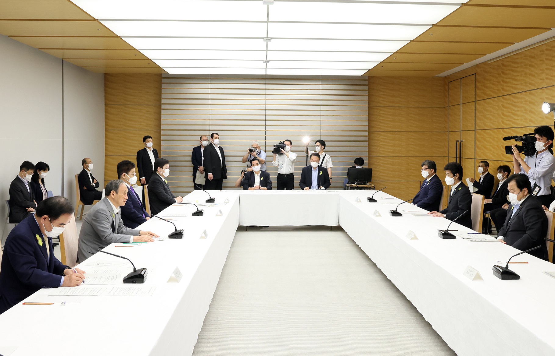 発言する菅総理３
