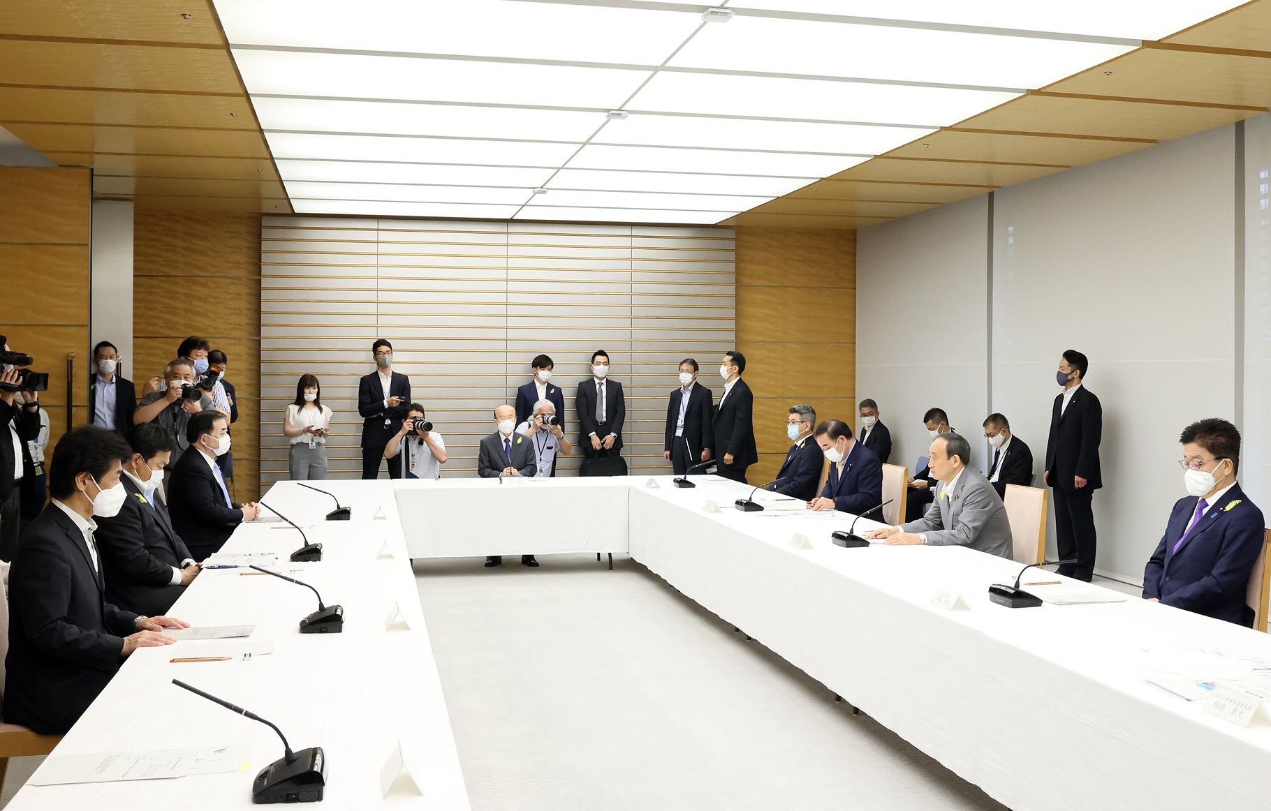 発言する菅総理４