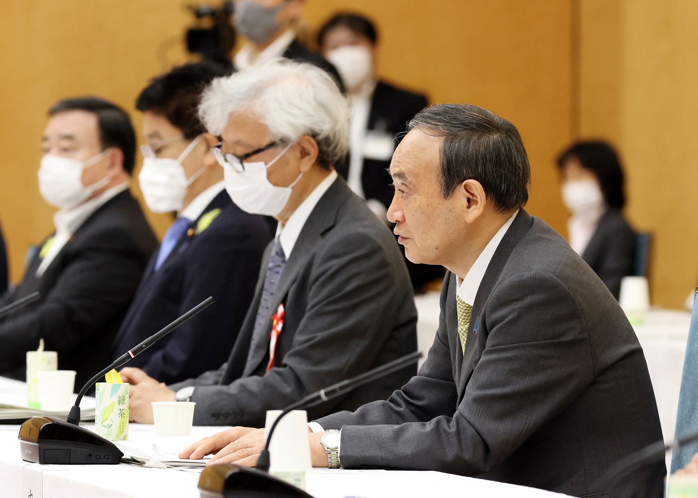 発言する菅総理３
