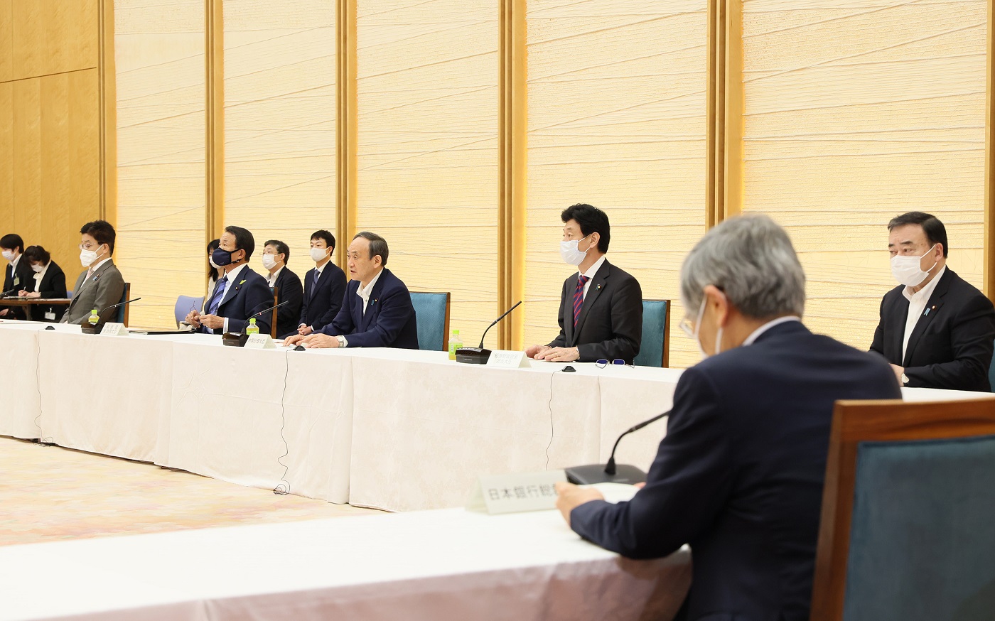 発言する菅総理２