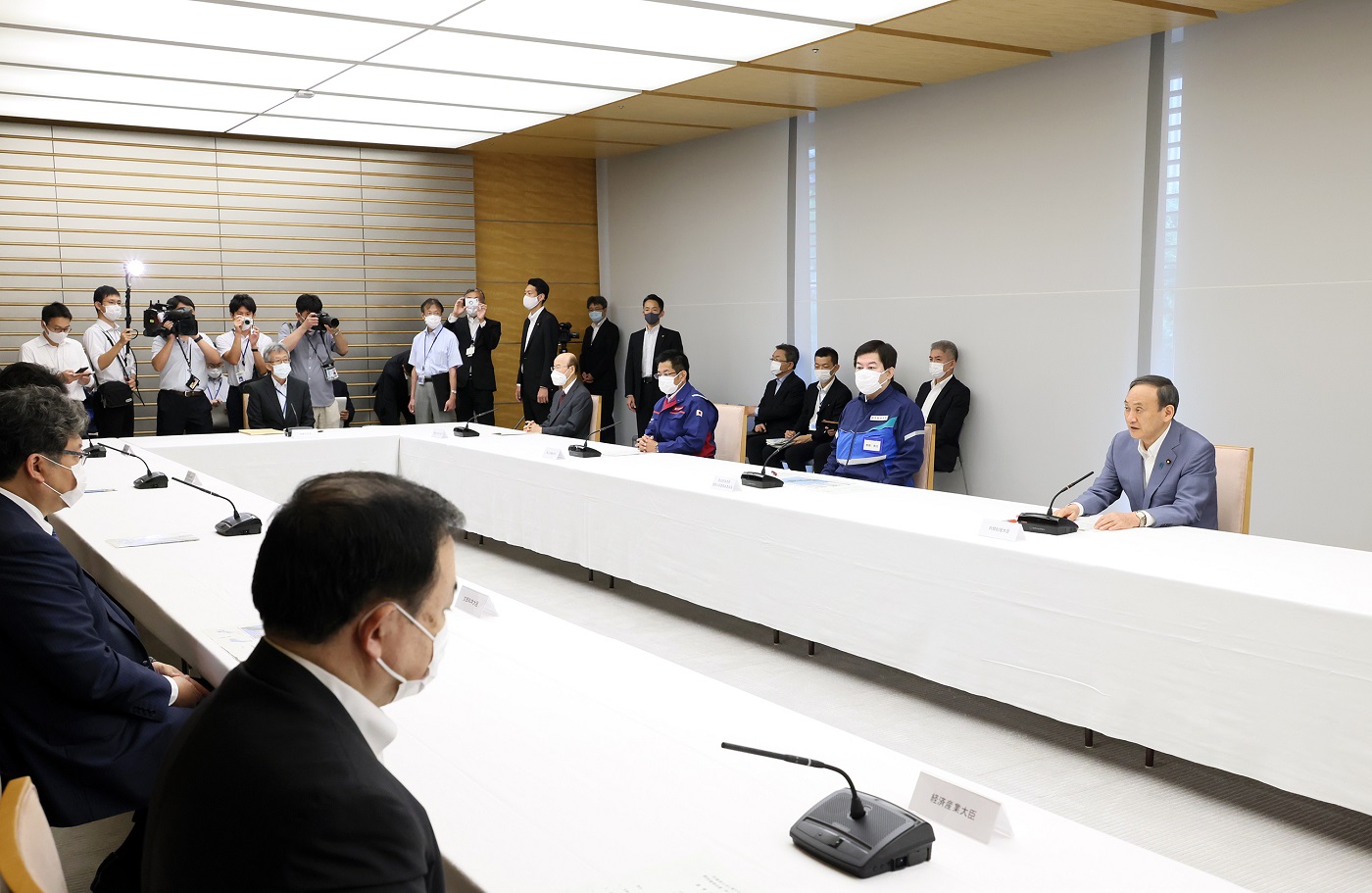 発言する菅総理５