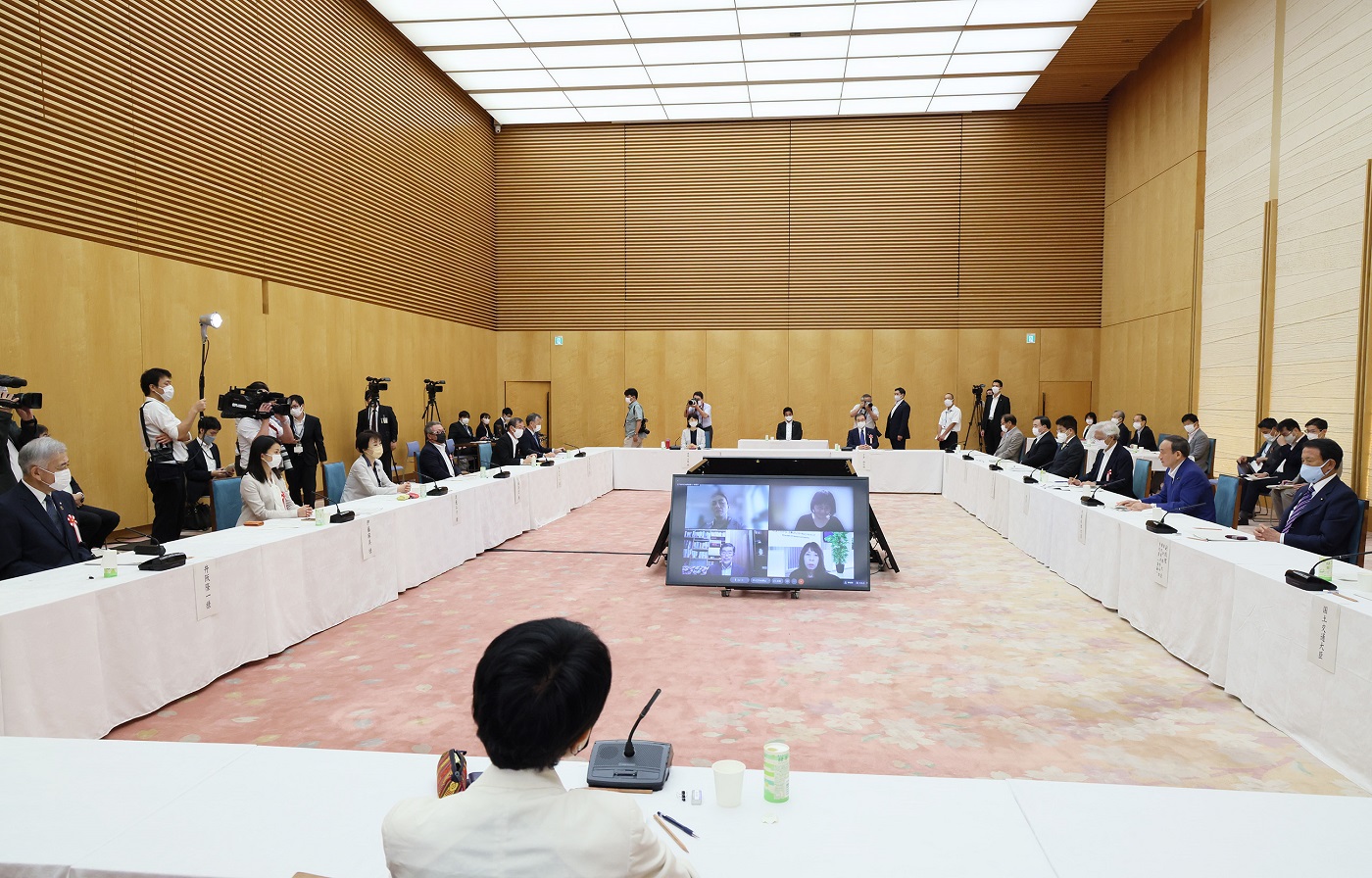 発言する菅総理４