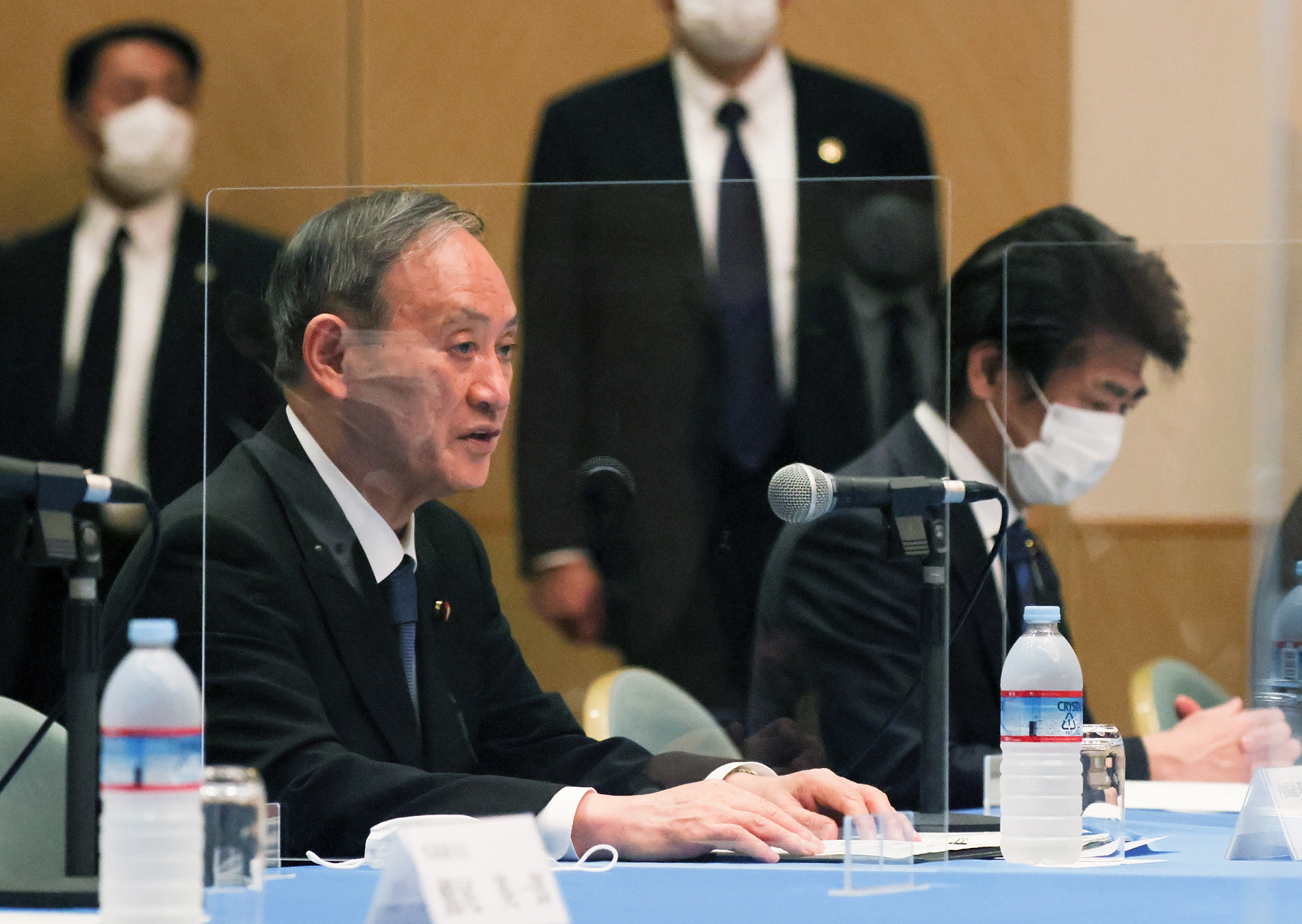 被爆者代表から要望を聞く菅総理