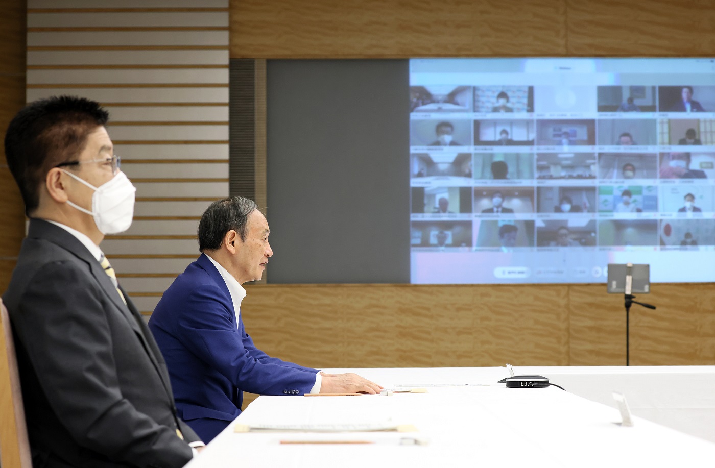 発言する菅総理３