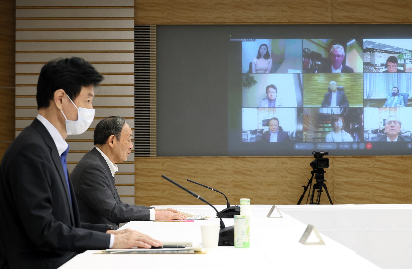 発言する菅総理２