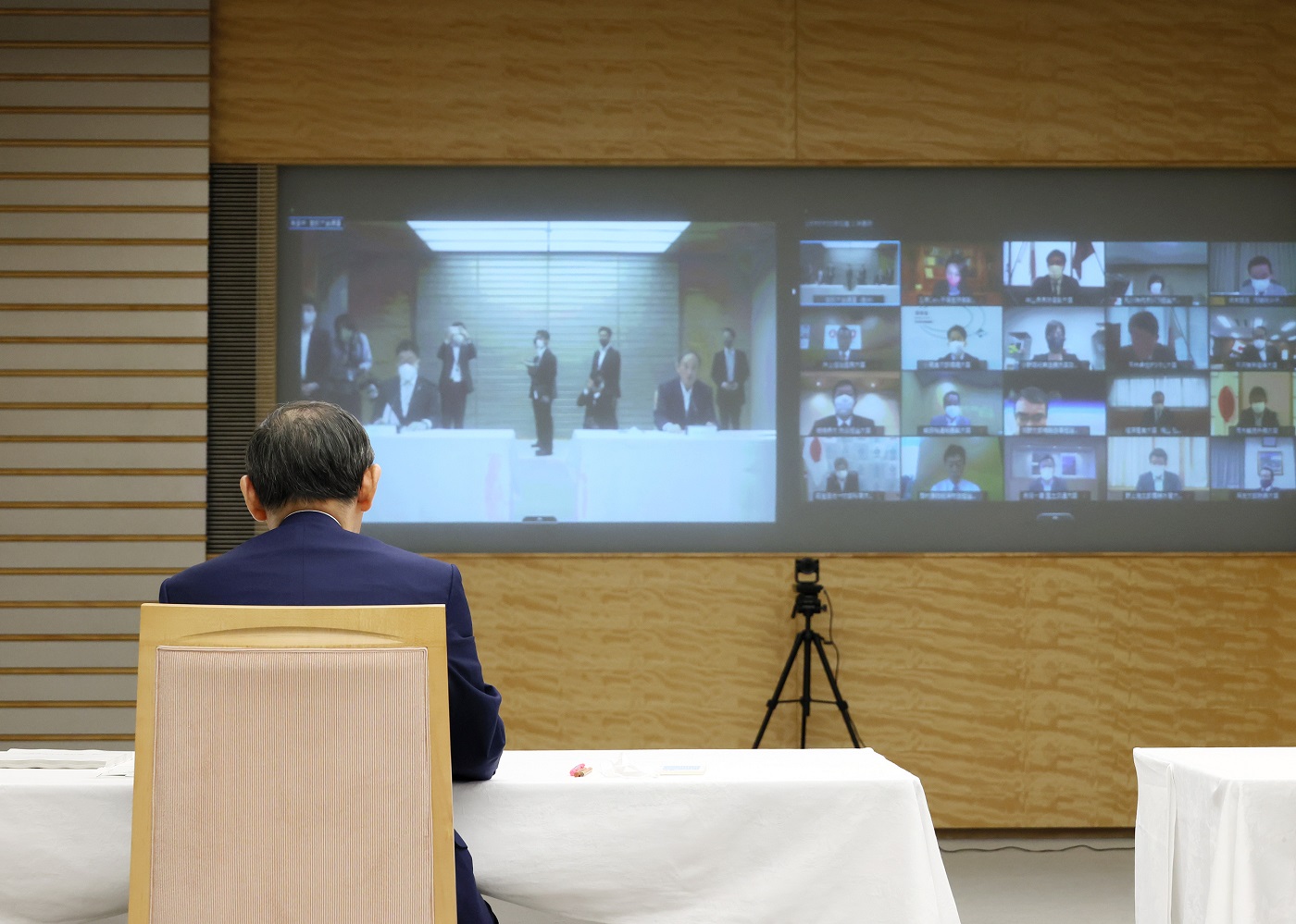 発言する菅総理５