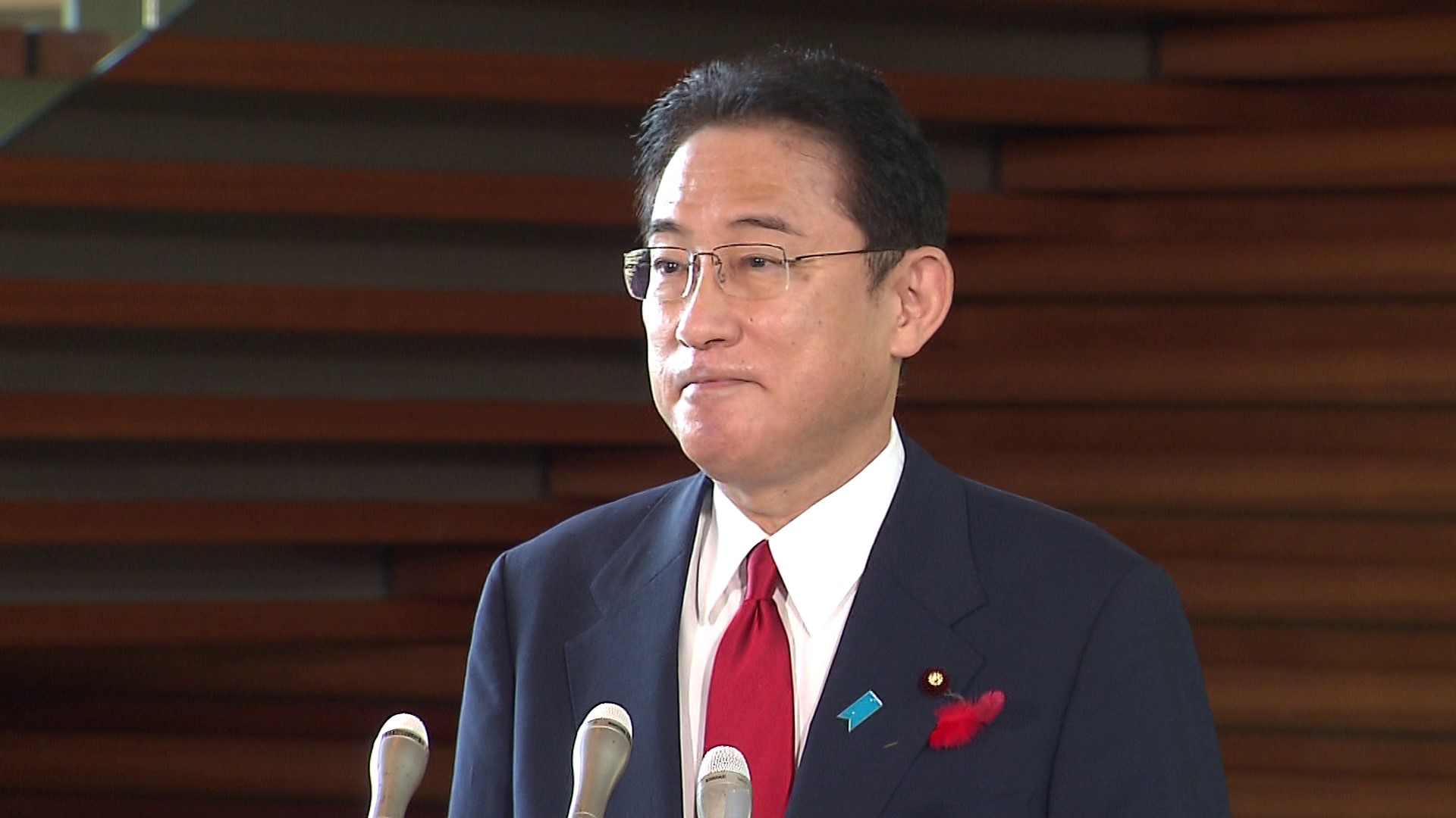 会見する岸田総理