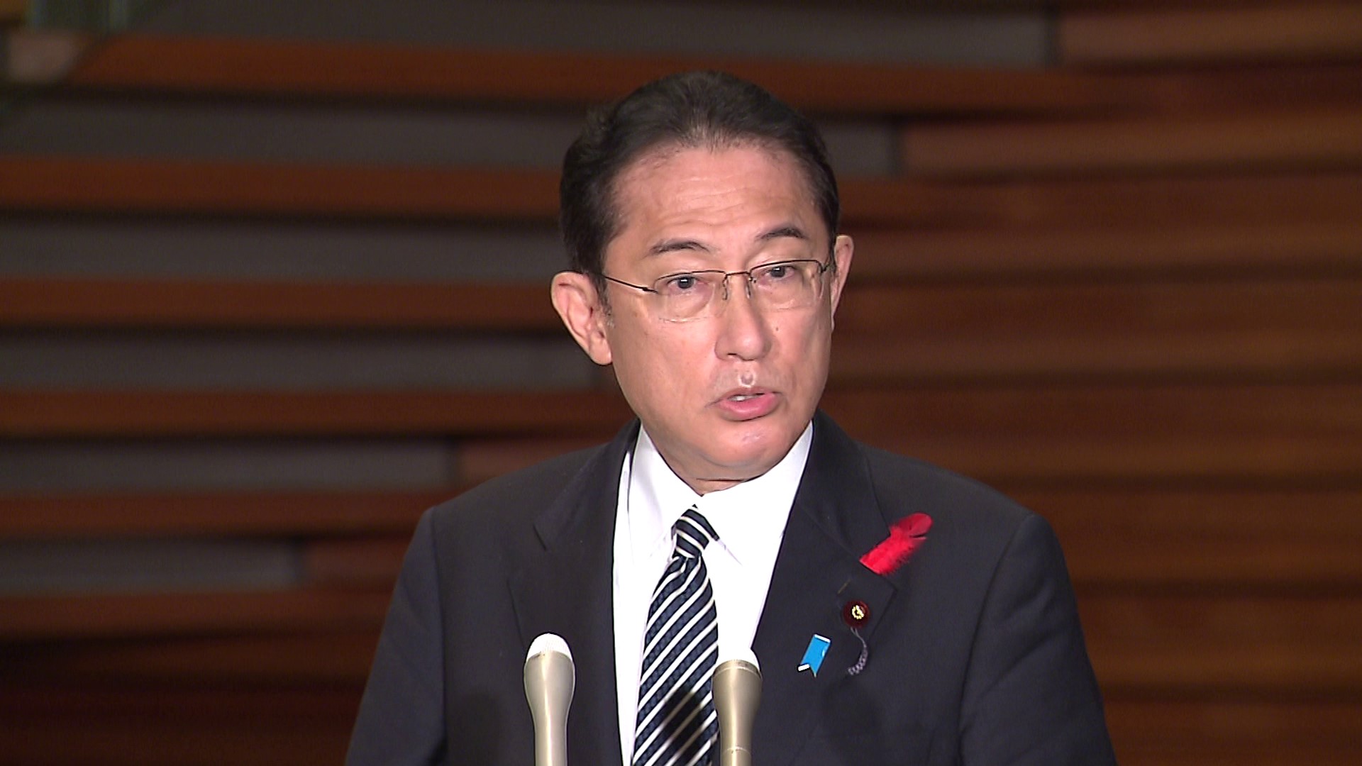 会見する岸田総理